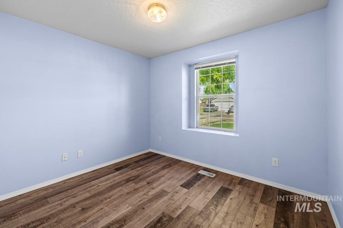 5005 Pioneer Ave. Property Photo 14
