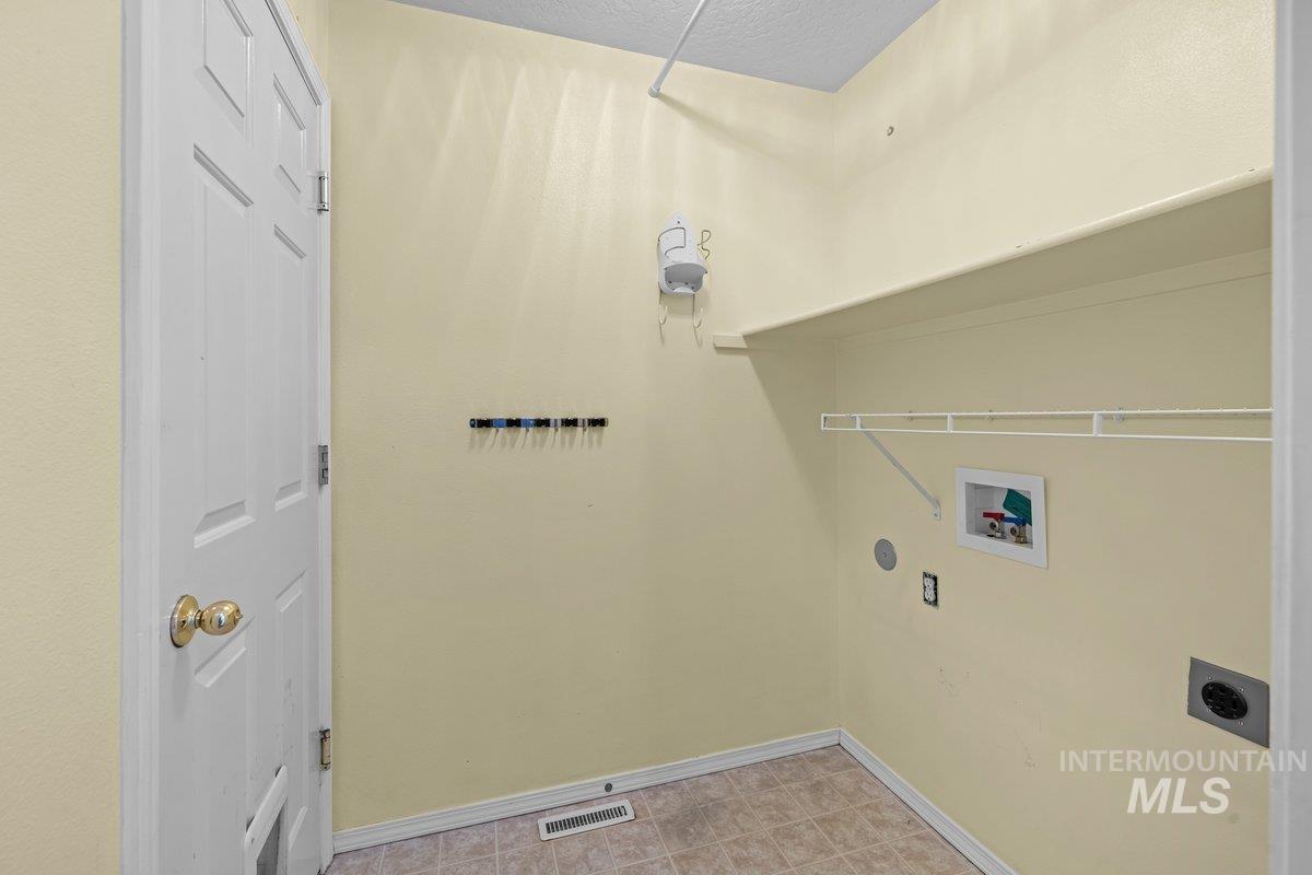 5005 Pioneer Ave. Property Photo 15