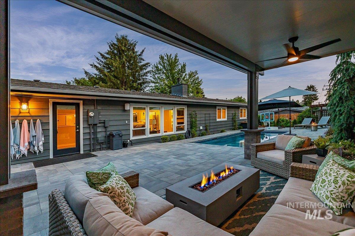 3011 N Crane Creek Rd Property Photo 1