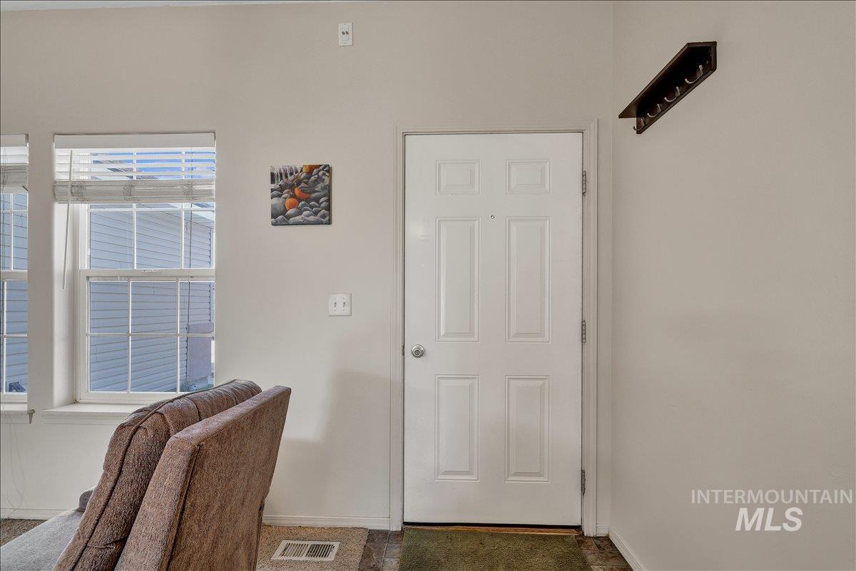 1621 Vista Drive Property Photo 4