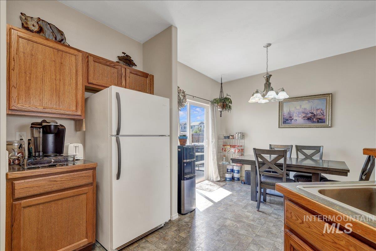 1621 Vista Drive Property Photo 10