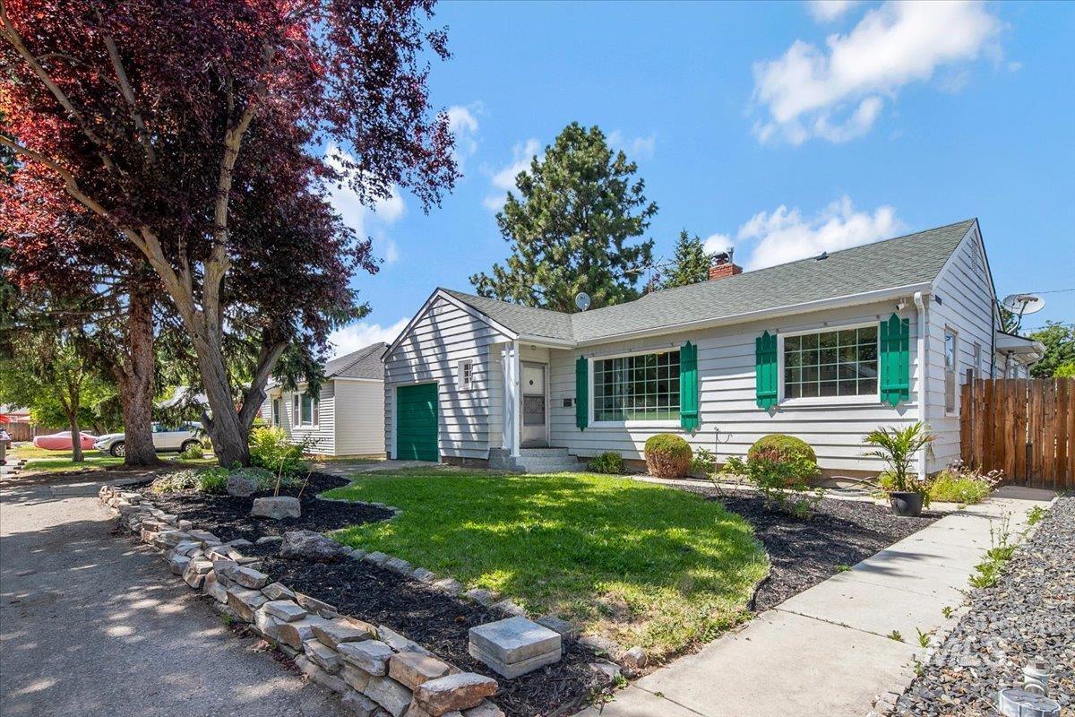 2710 W Gem St Property Photo 1