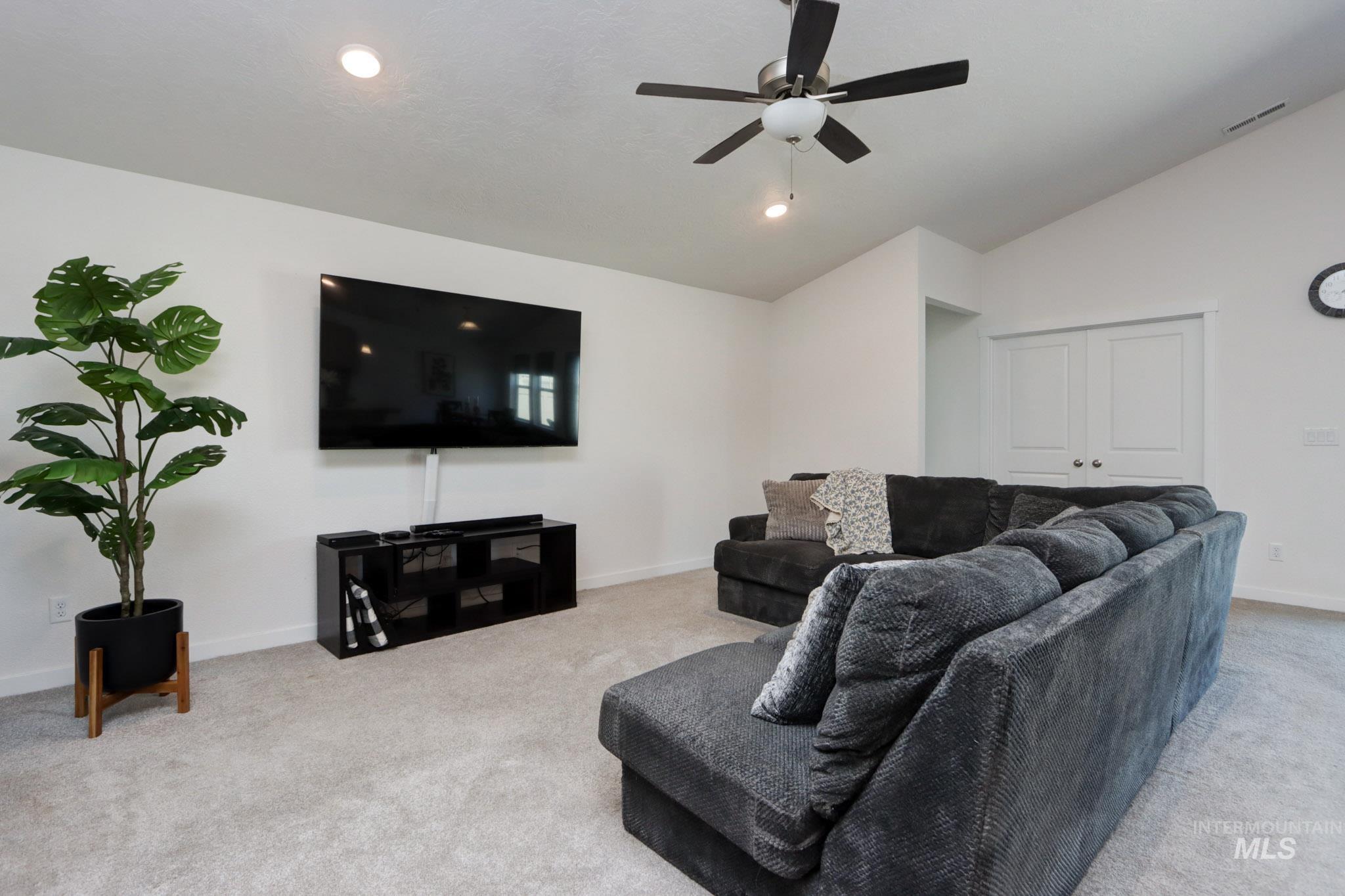 3373 S Rosa Parks Way Property Photo 5