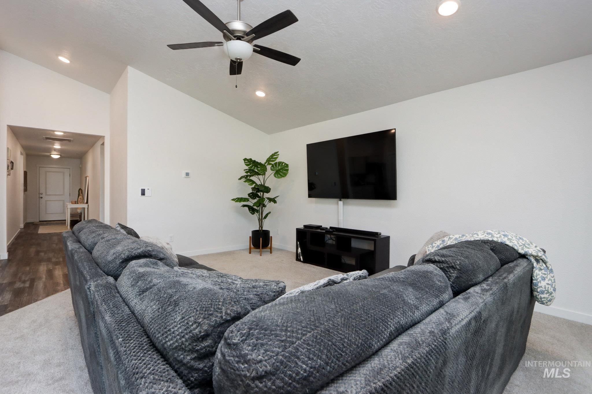 3373 S Rosa Parks Way Property Photo 7