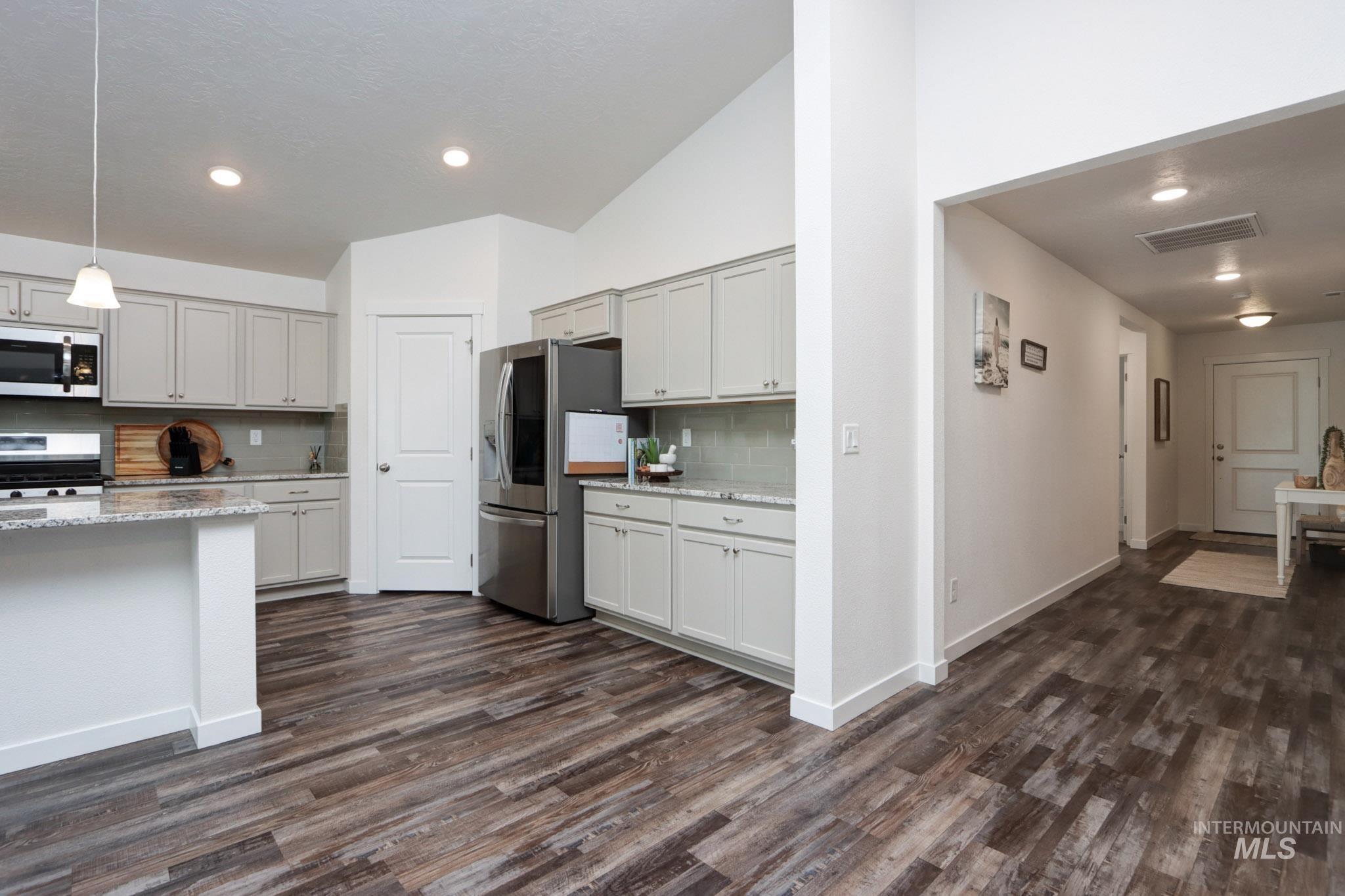 3373 S Rosa Parks Way Property Photo 8