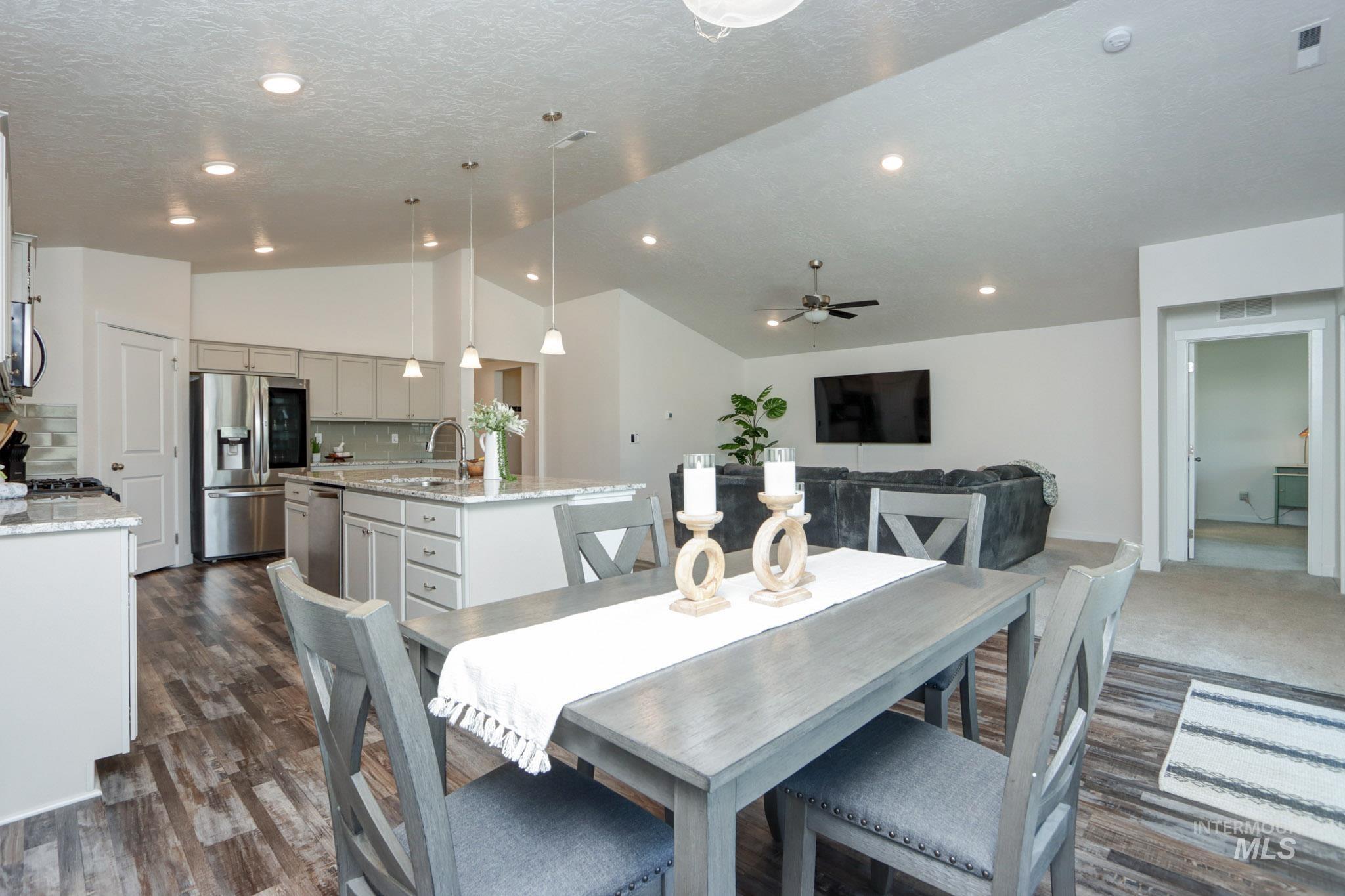 3373 S Rosa Parks Way Property Photo 17