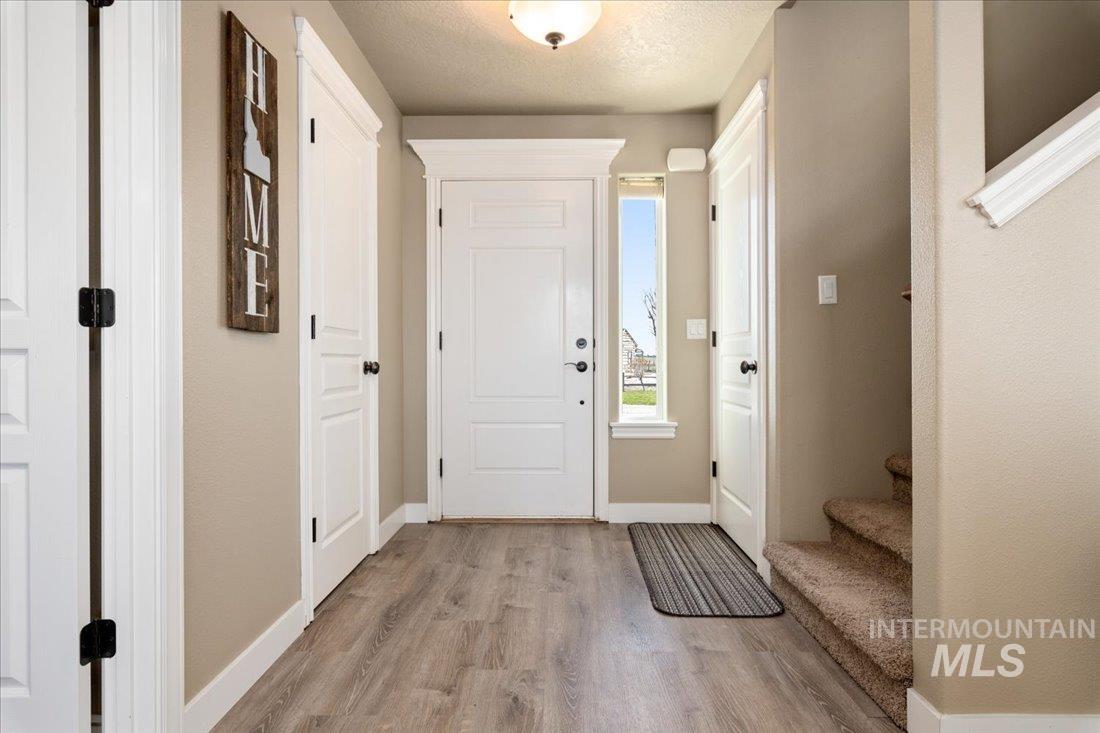 1375 Ross Rd Property Photo 4