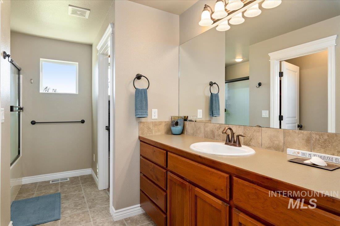 1375 Ross Rd Property Photo 13