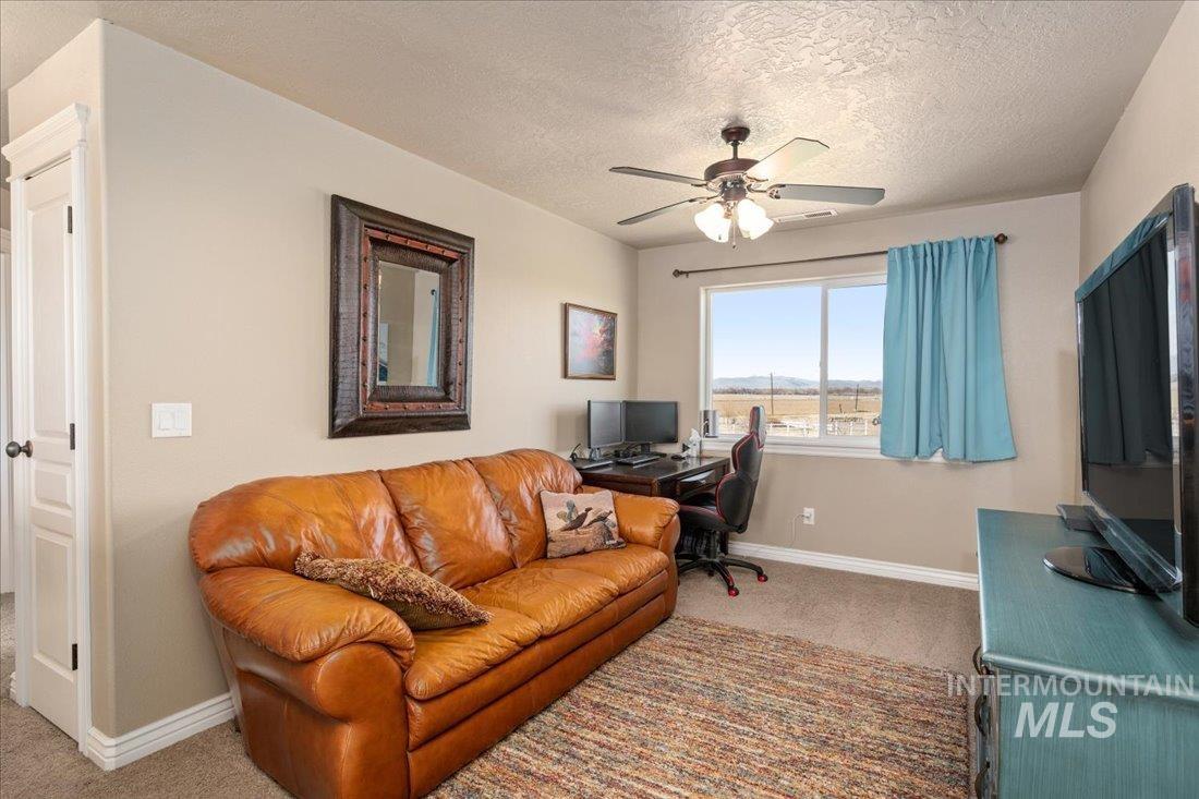 1375 Ross Rd Property Photo 16