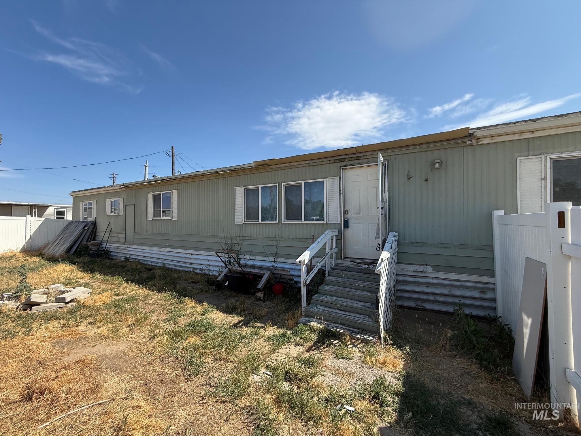 355 Swan Falls Property Photo 3