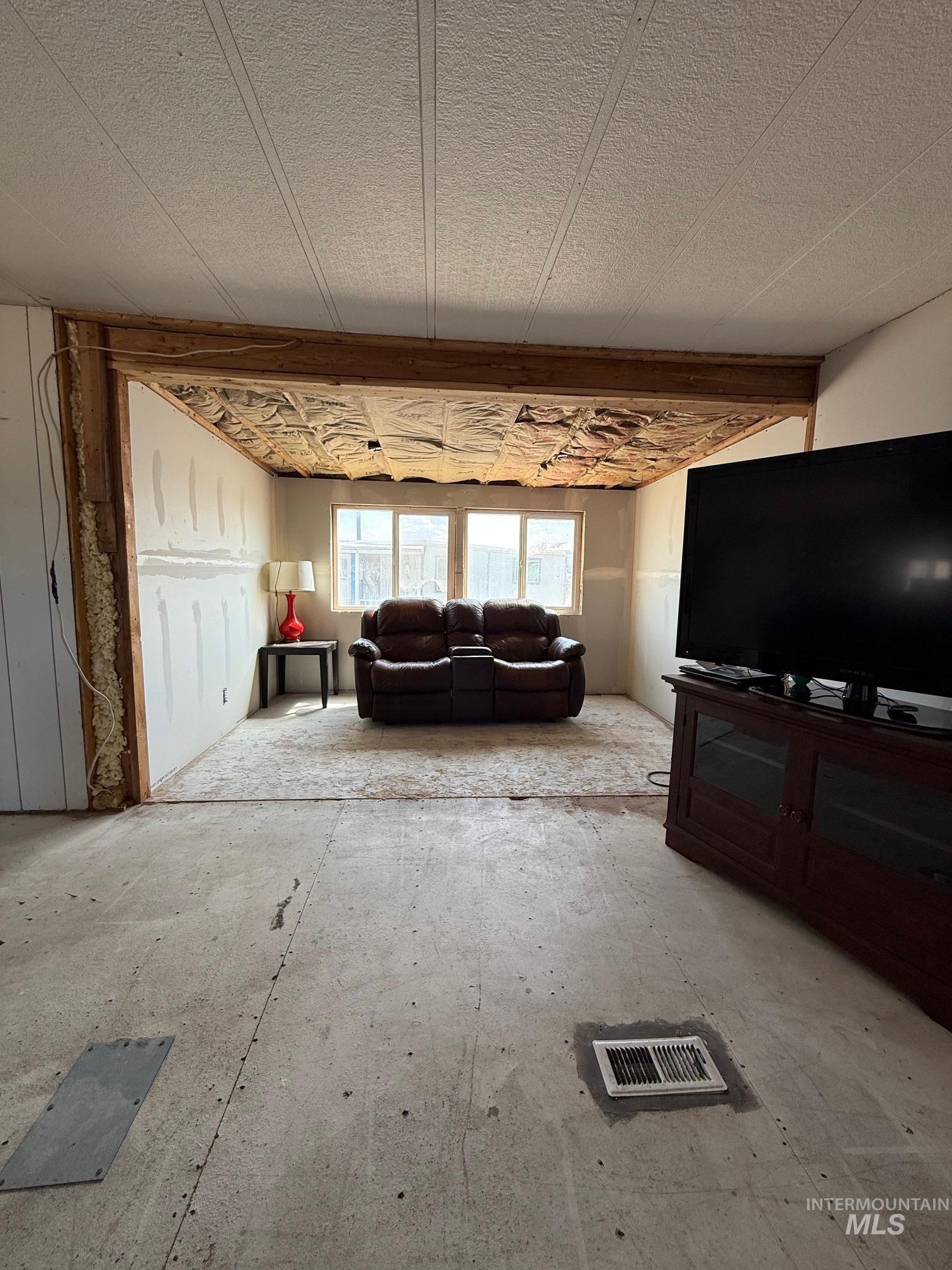 355 Swan Falls Property Photo 7