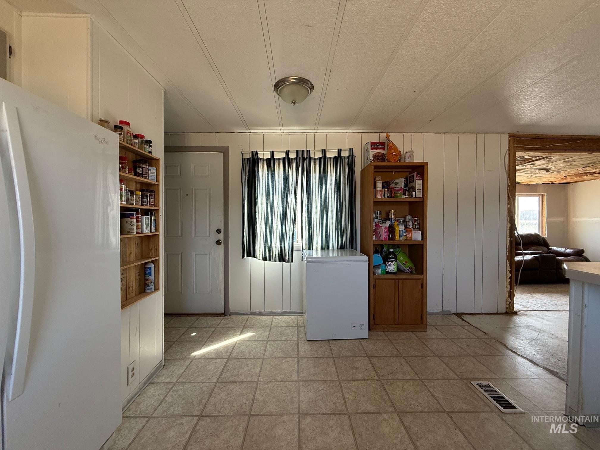 355 Swan Falls Property Photo 12