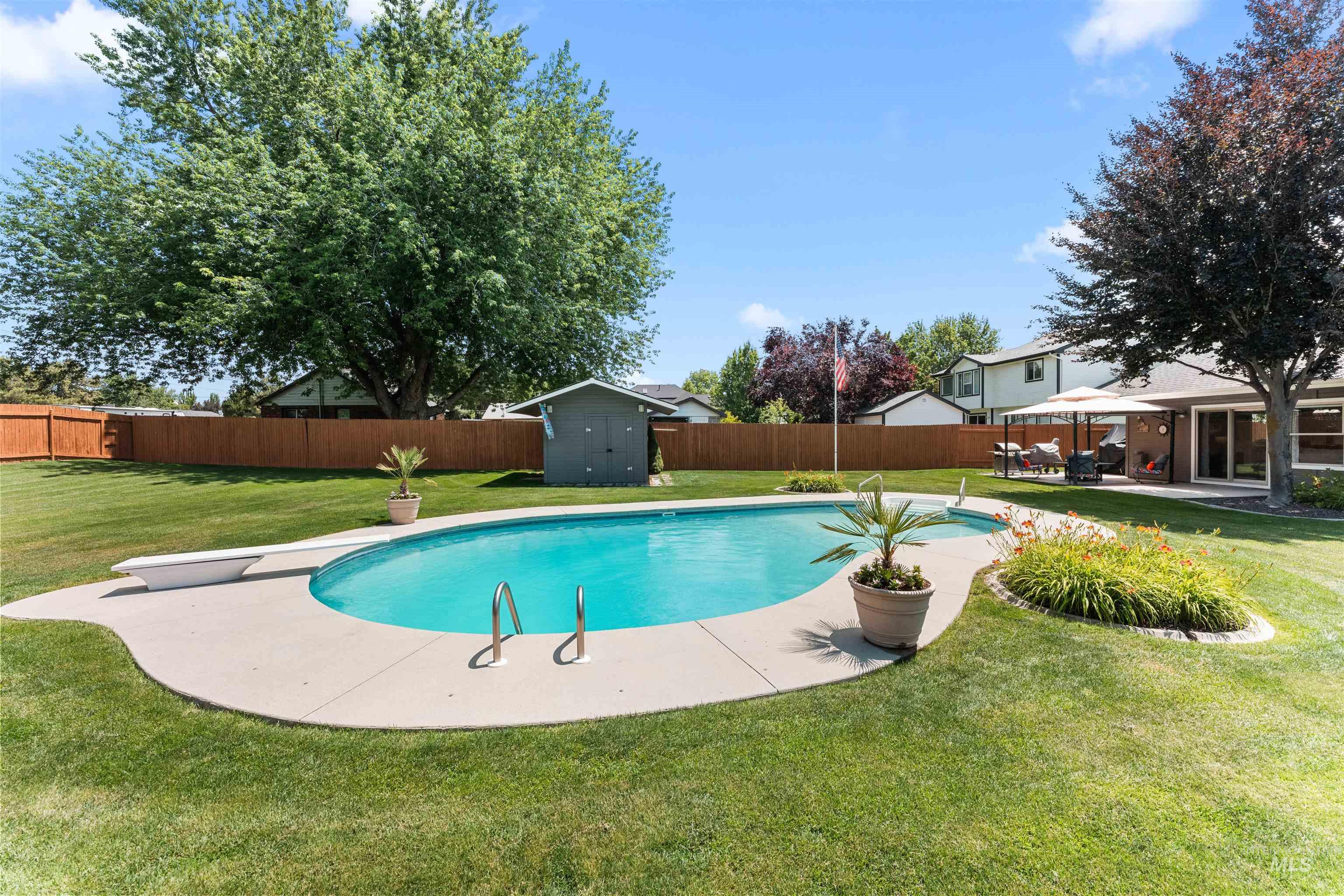 9752 W Bridgegate Property Photo 1
