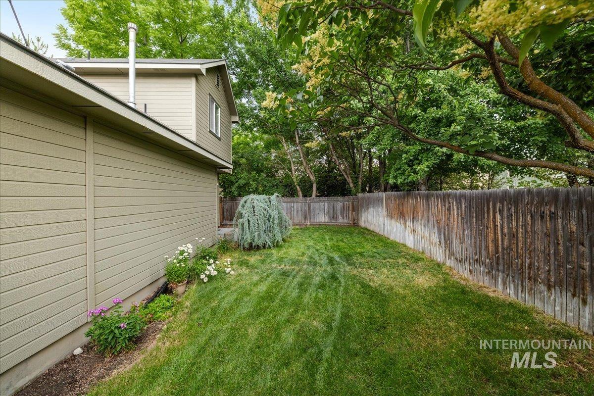 2972 N Saint James Pl Property Photo 21