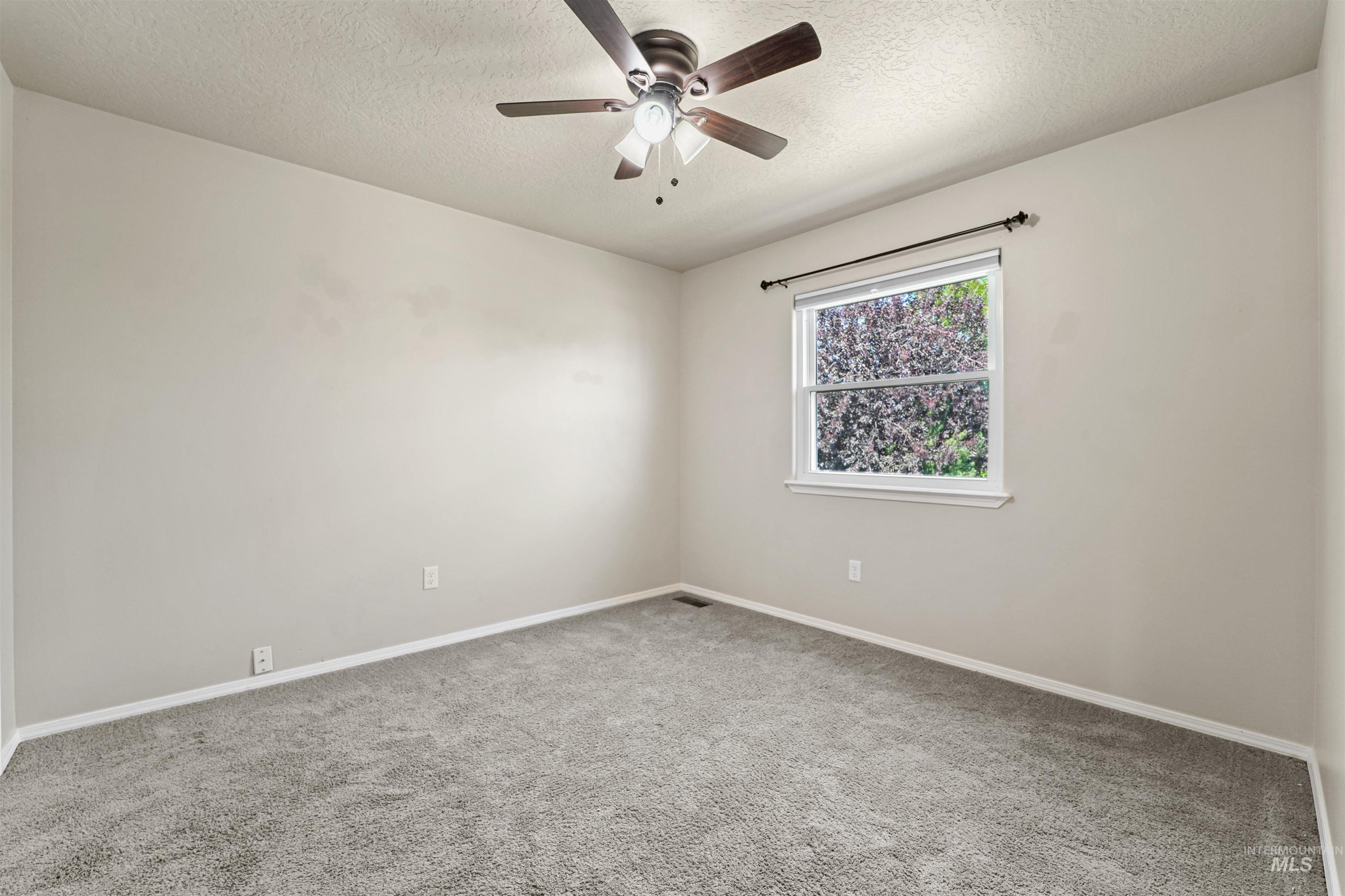 5217 Weston Ave Property Photo 18