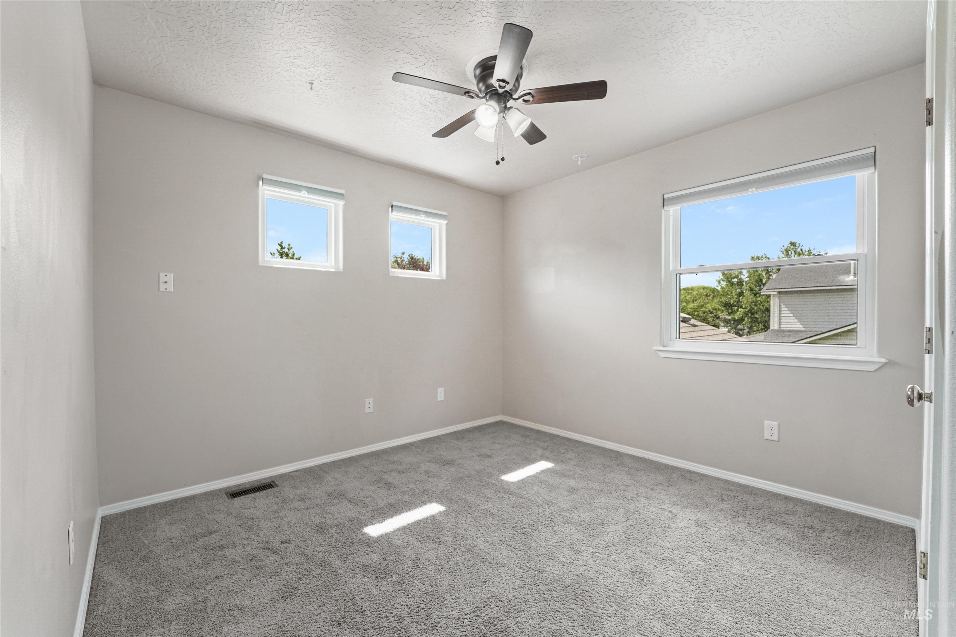 5217 Weston Ave Property Photo 20