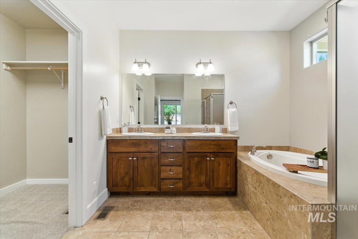 18160 N Streams Edge Way Property Photo 27