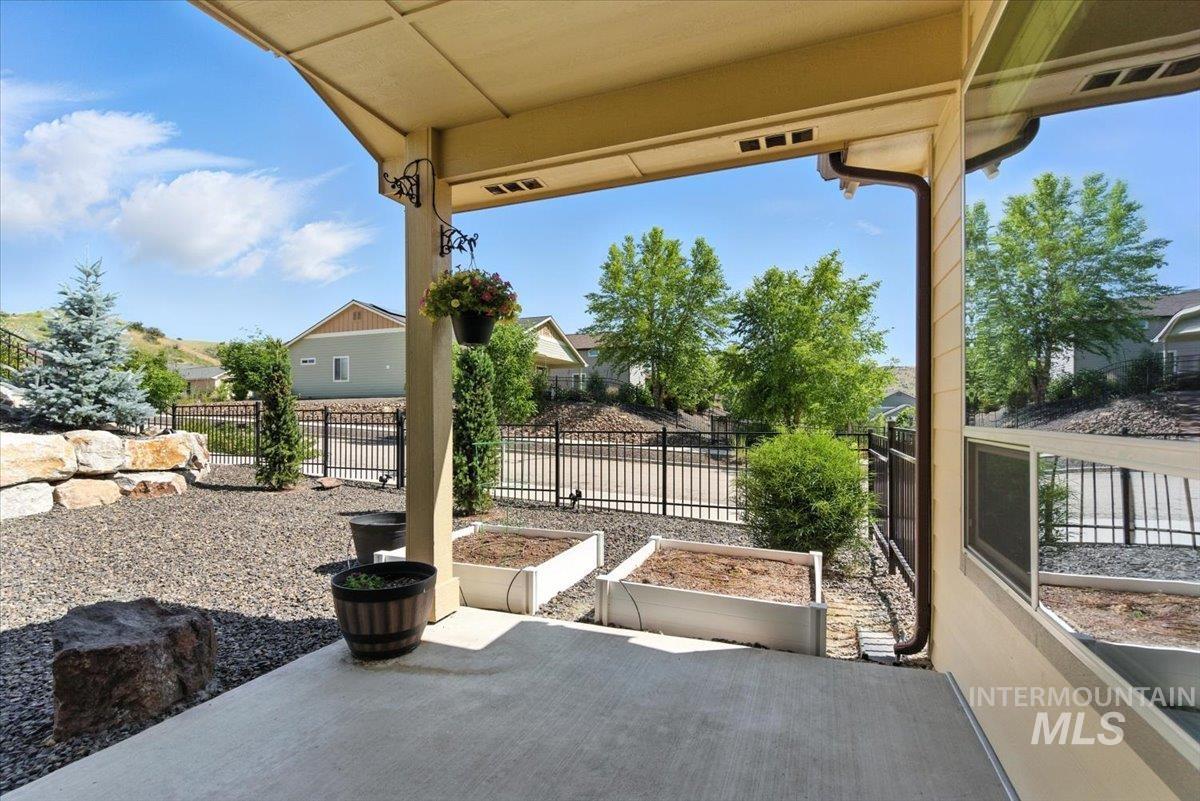 18160 N Streams Edge Way Property Photo 33