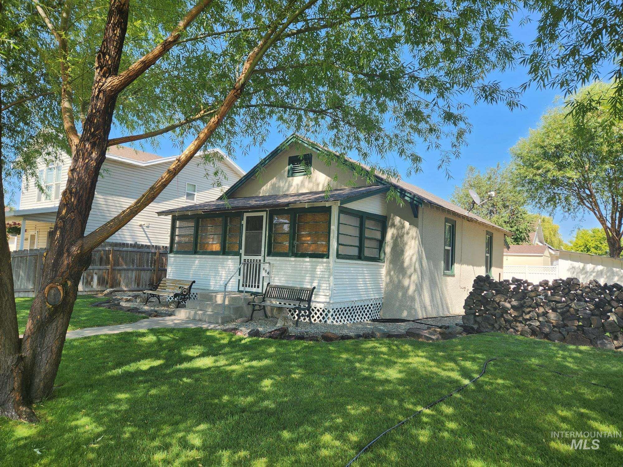 604 S Davis Property Photo 2