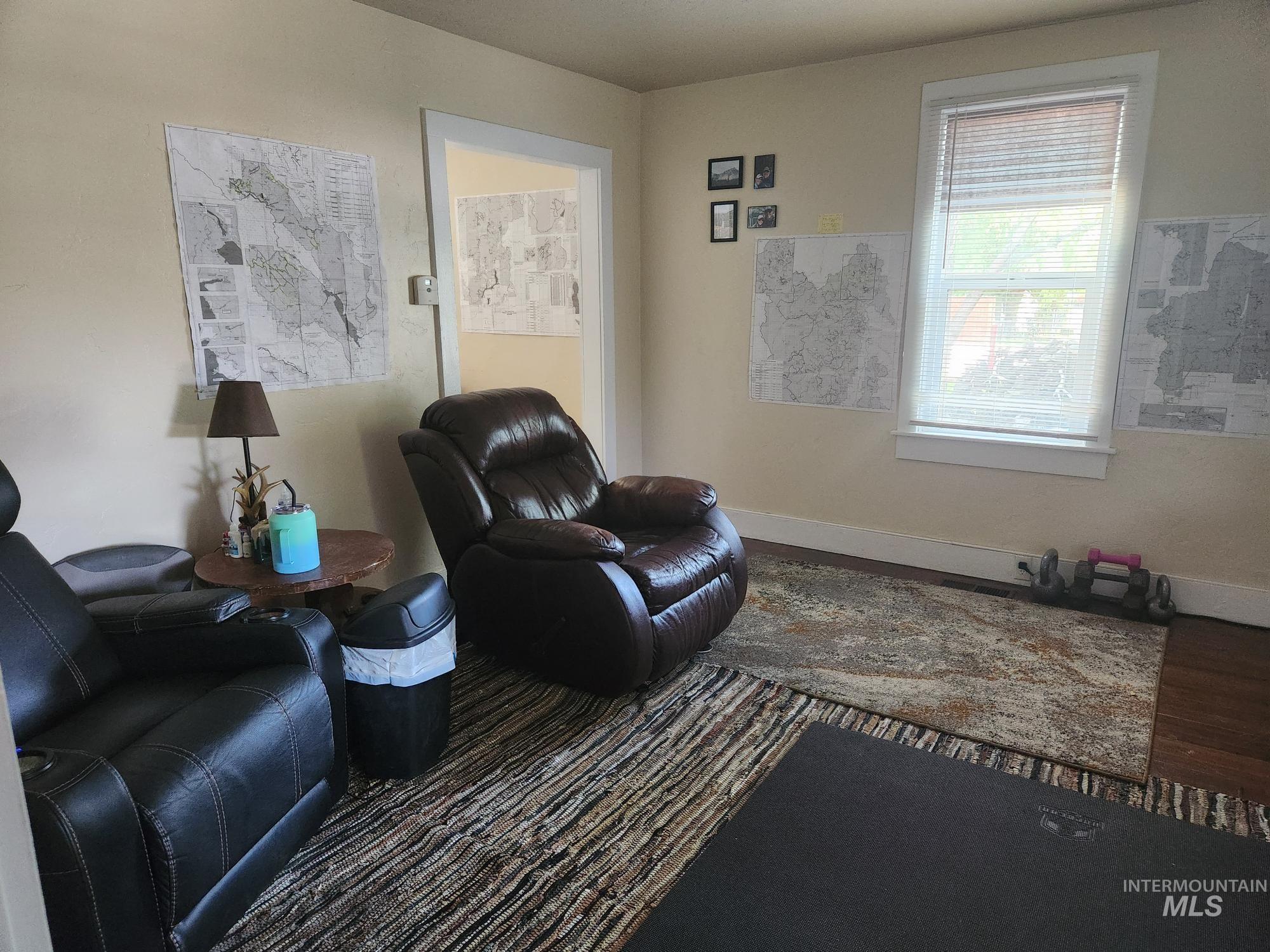 604 S Davis Property Photo 5