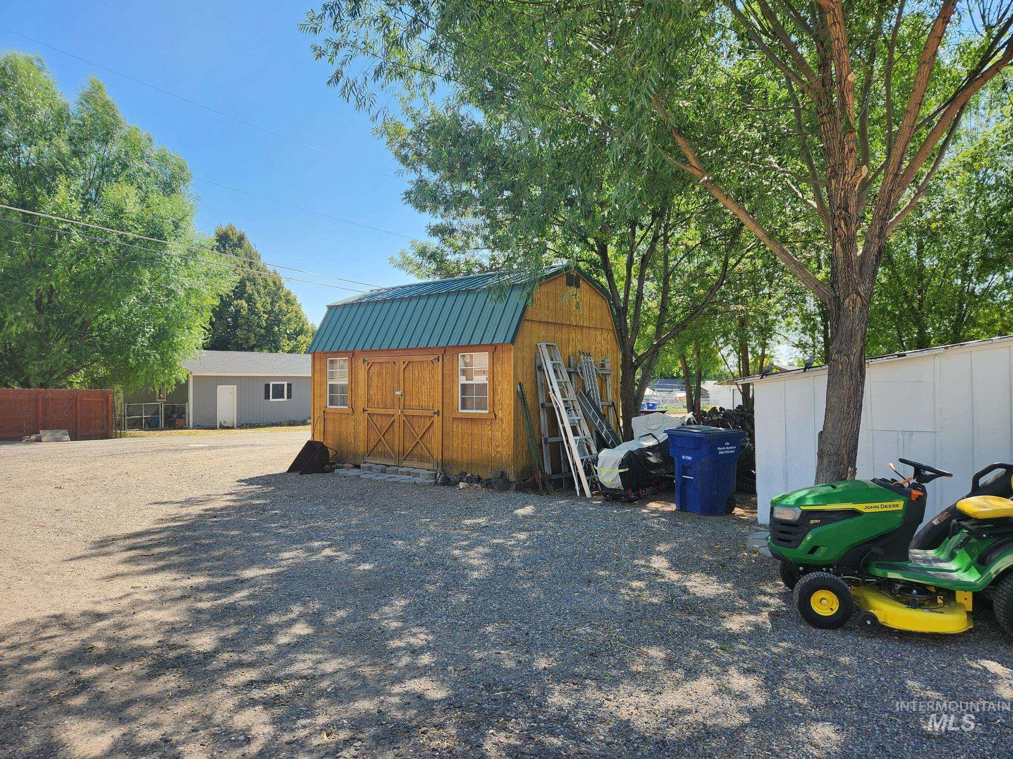 604 S Davis Property Photo 22