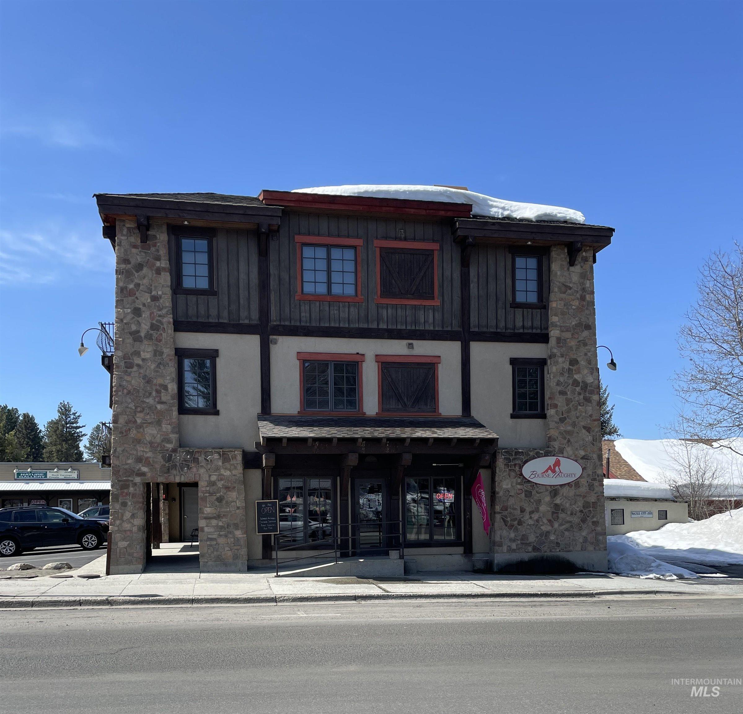 307 Park Street Property Photo 1