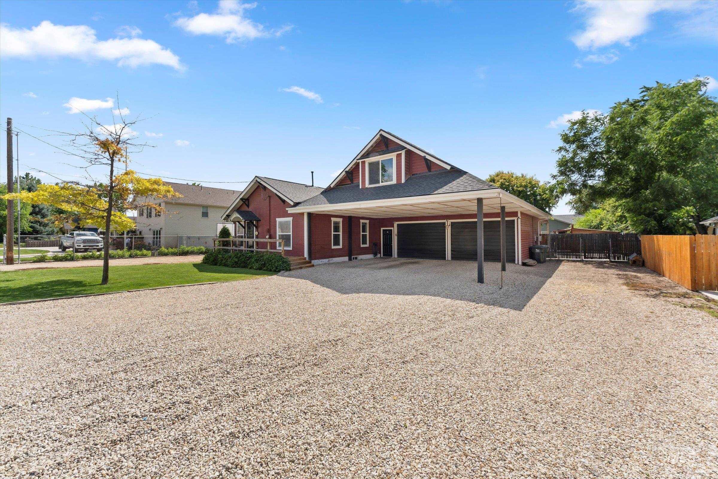 527 N N Marteeson Property Photo 1
