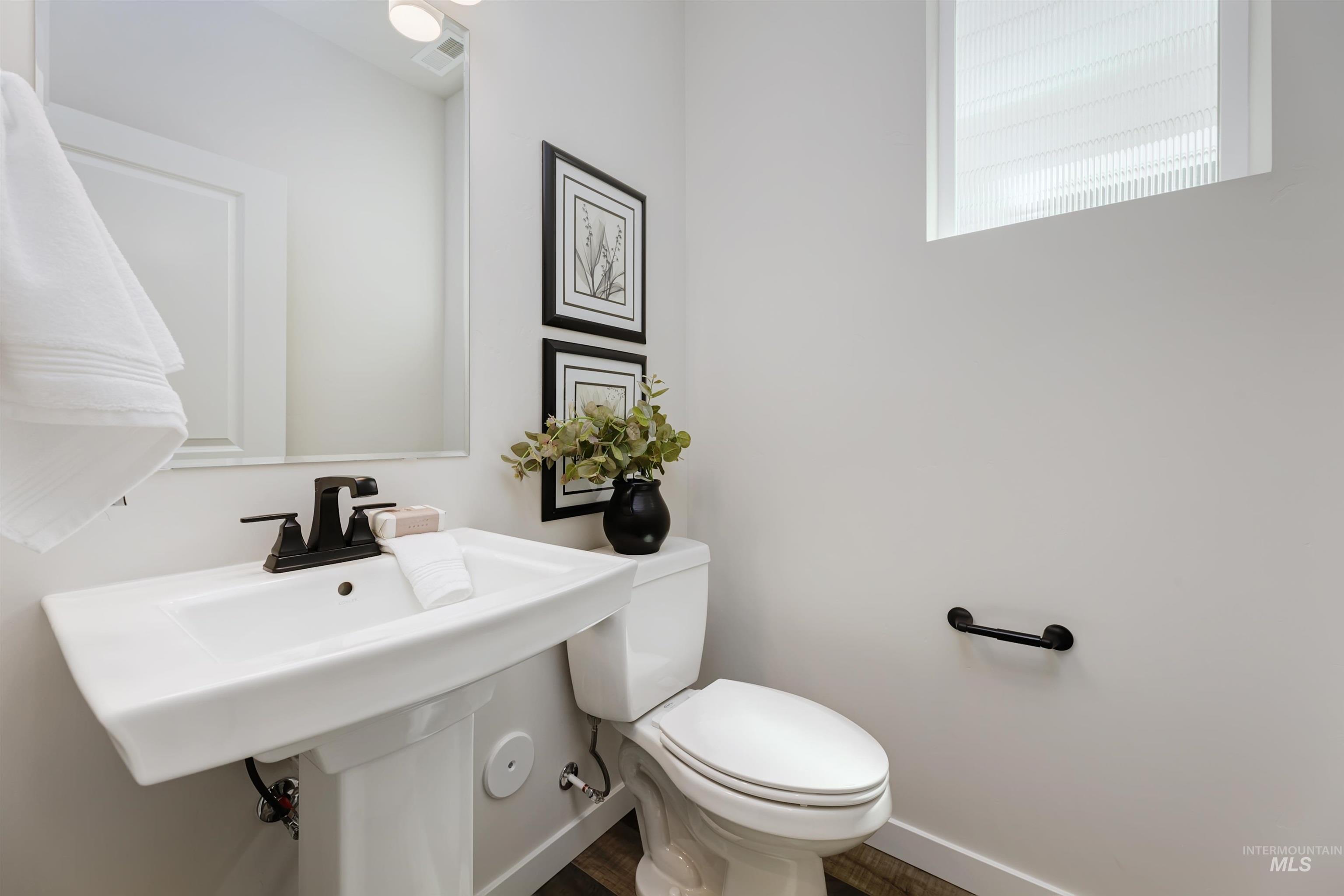 210 W Haniken St. Property Photo 16