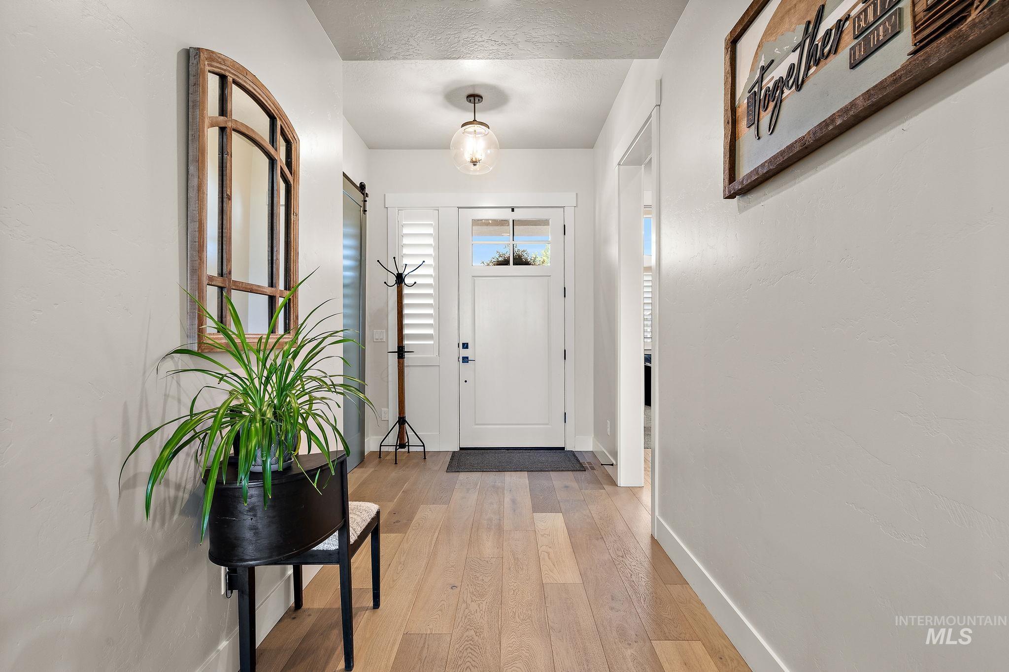 5209 W Strant Steet Property Photo 3