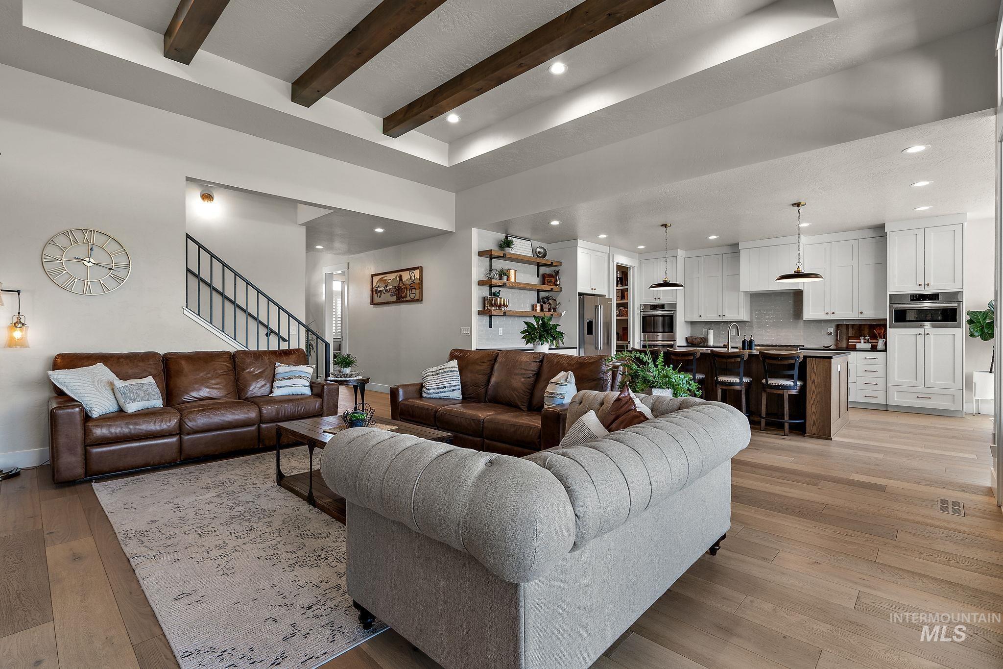 5209 W Strant Steet Property Photo 6