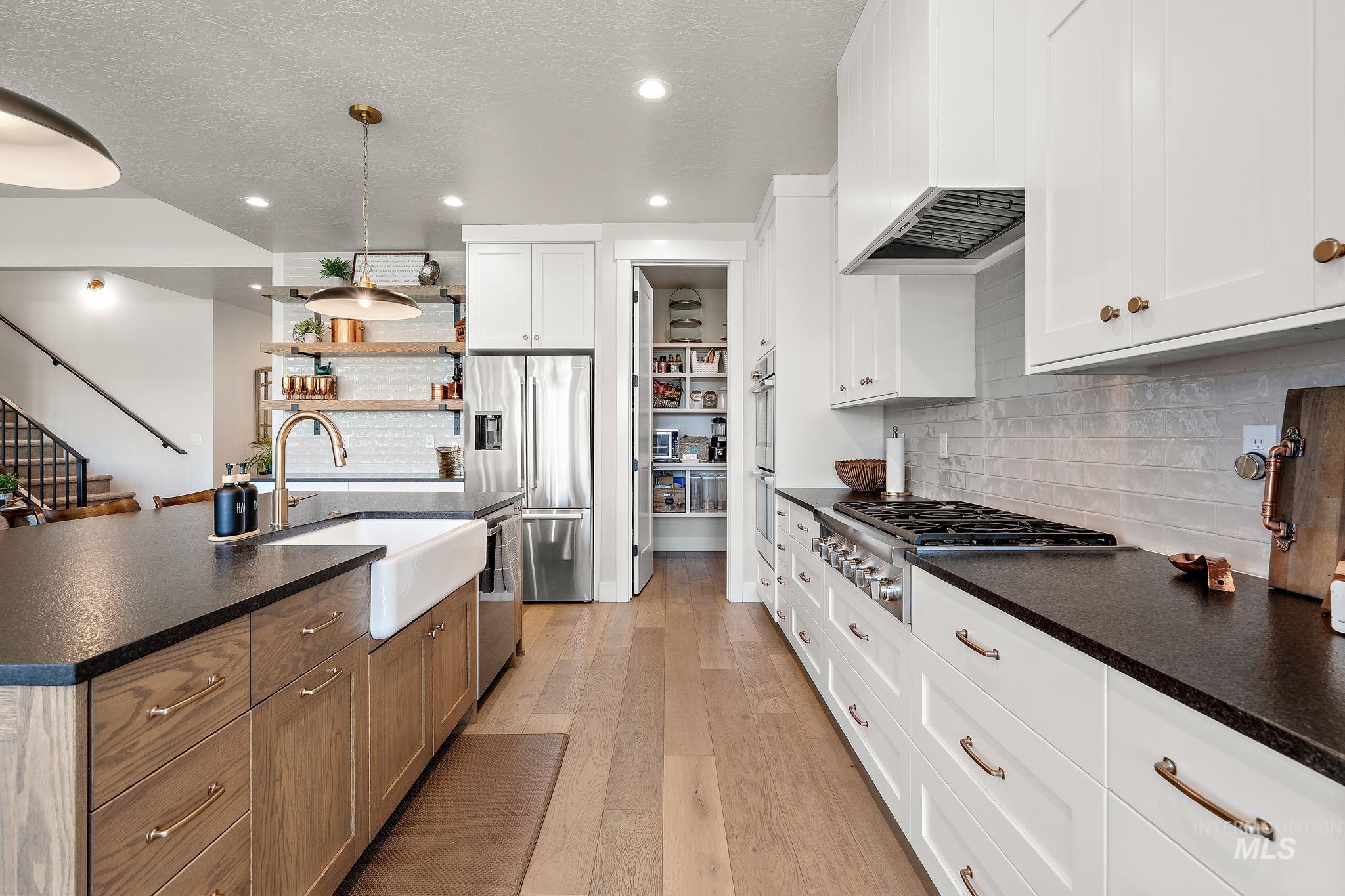 5209 W Strant Steet Property Photo 12