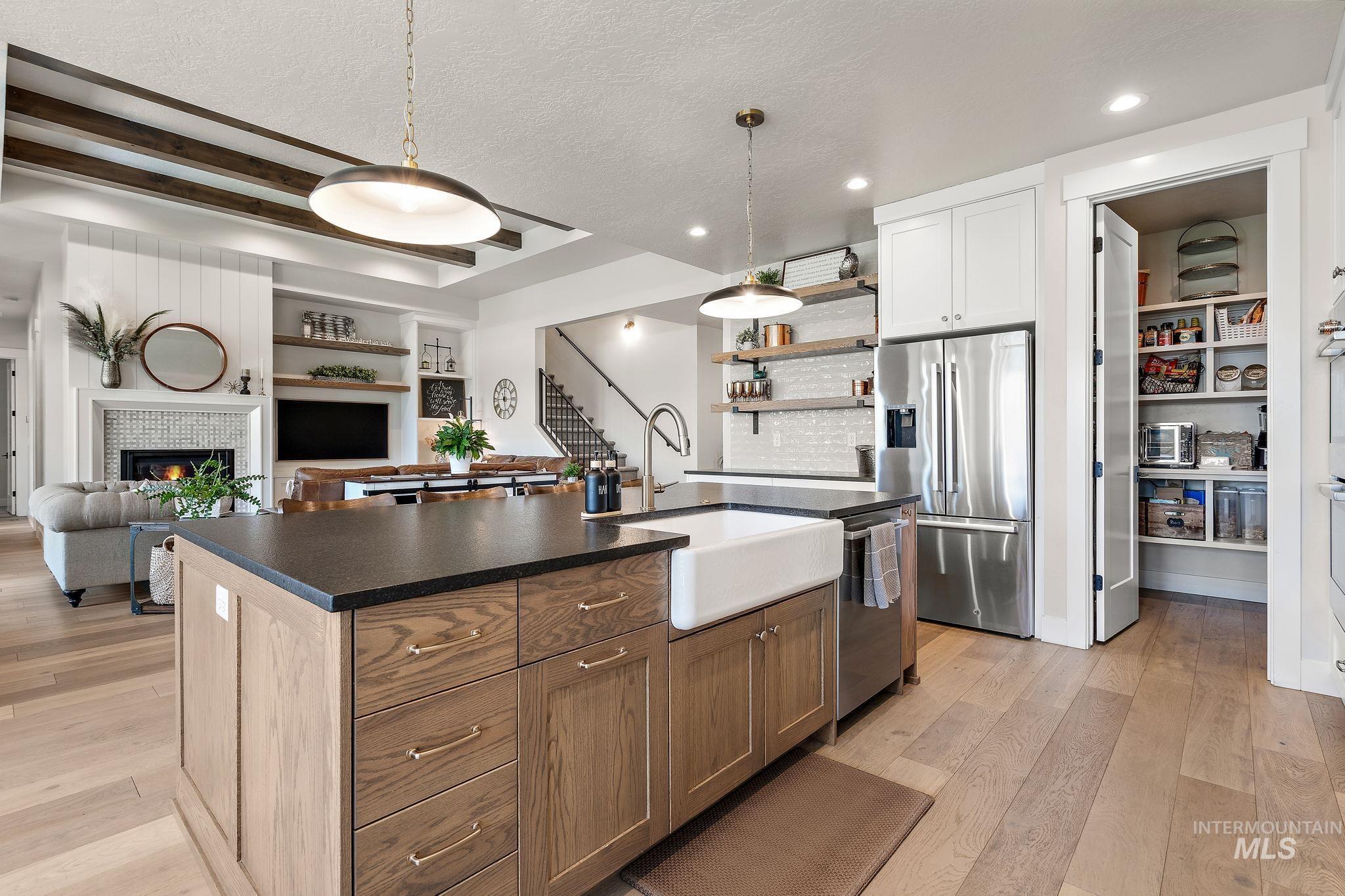 5209 W Strant Steet Property Photo 16