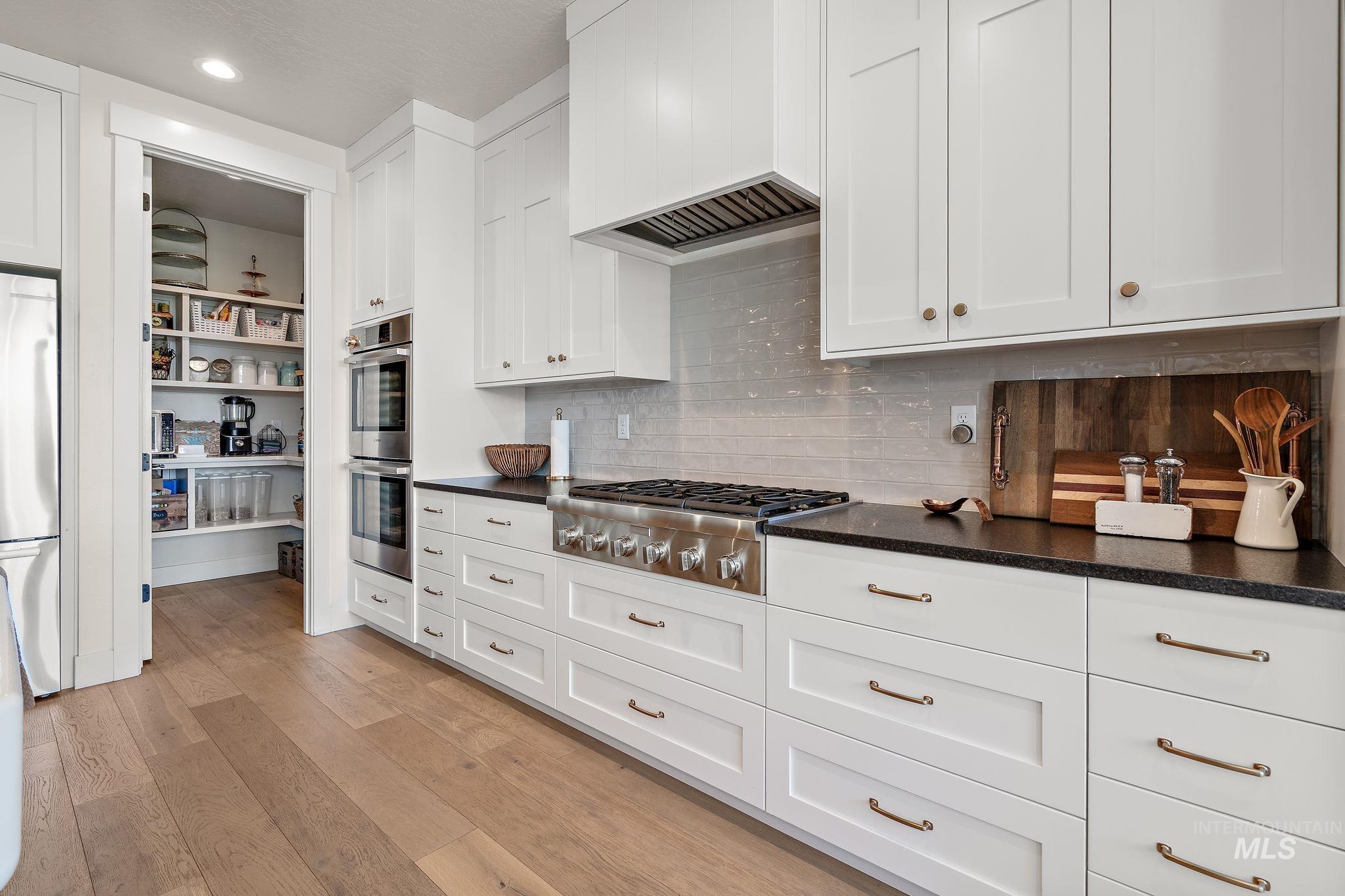 5209 W Strant Steet Property Photo 17