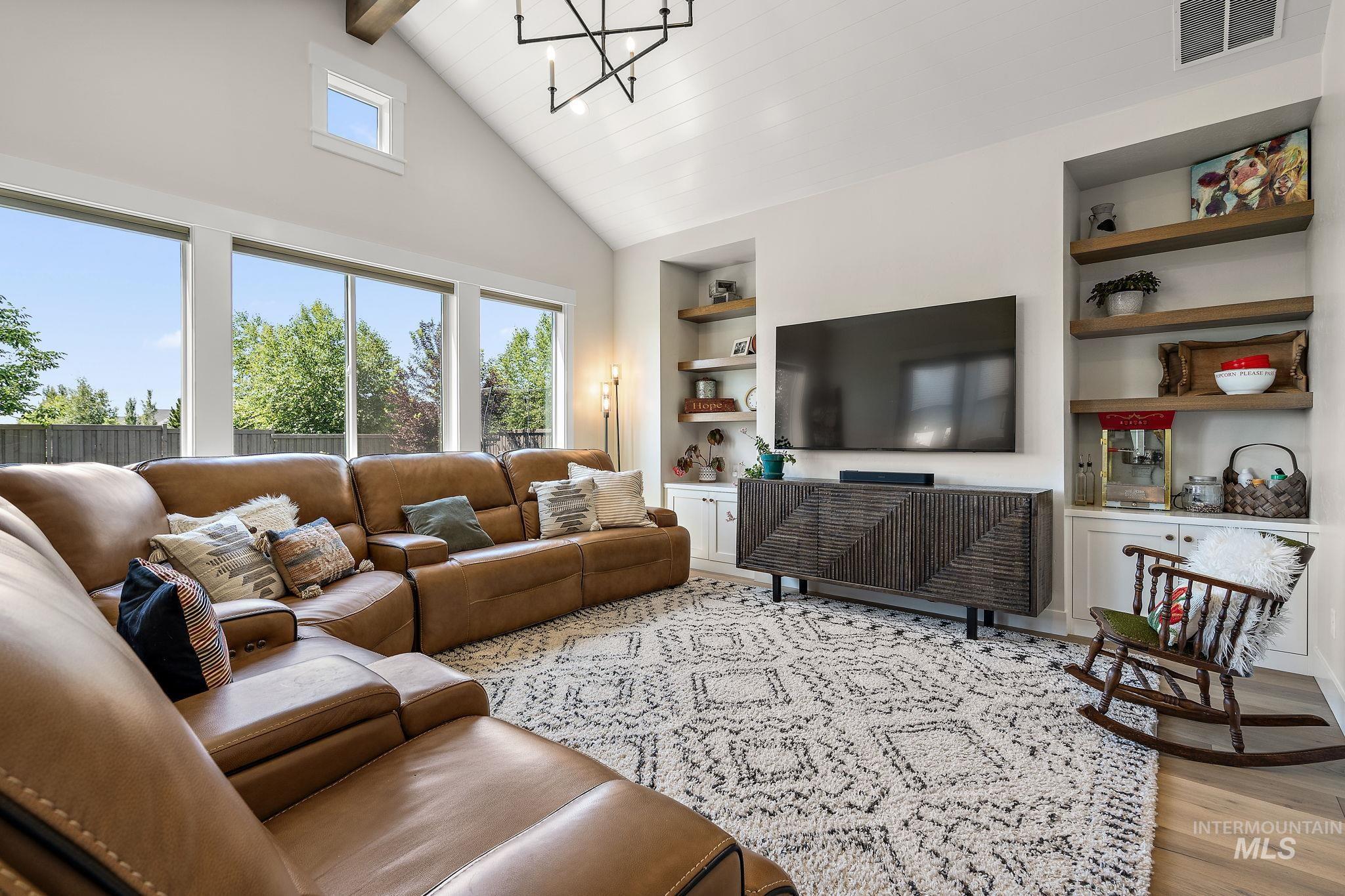 5209 W Strant Steet Property Photo 25