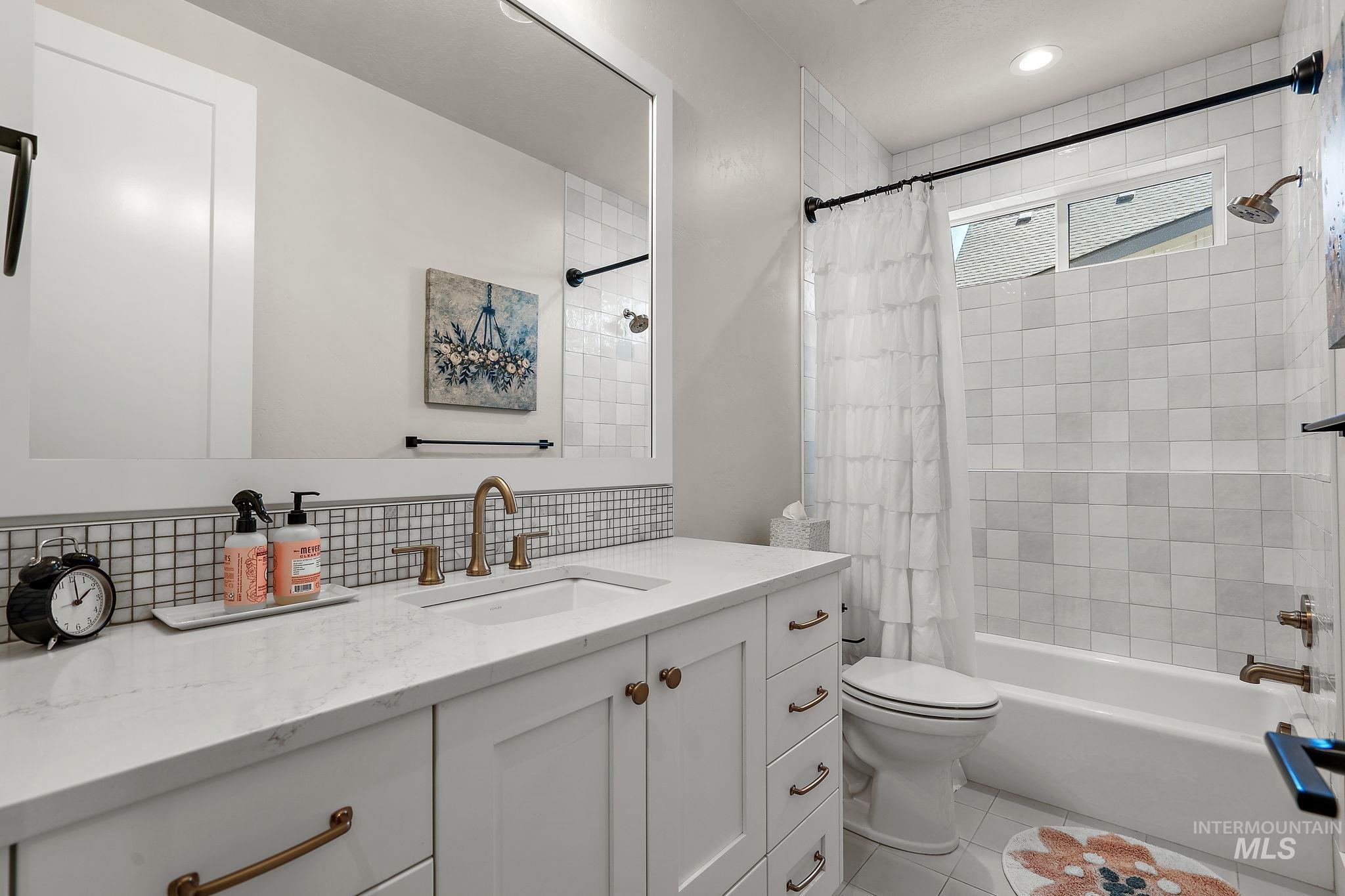 5209 W Strant Steet Property Photo 32