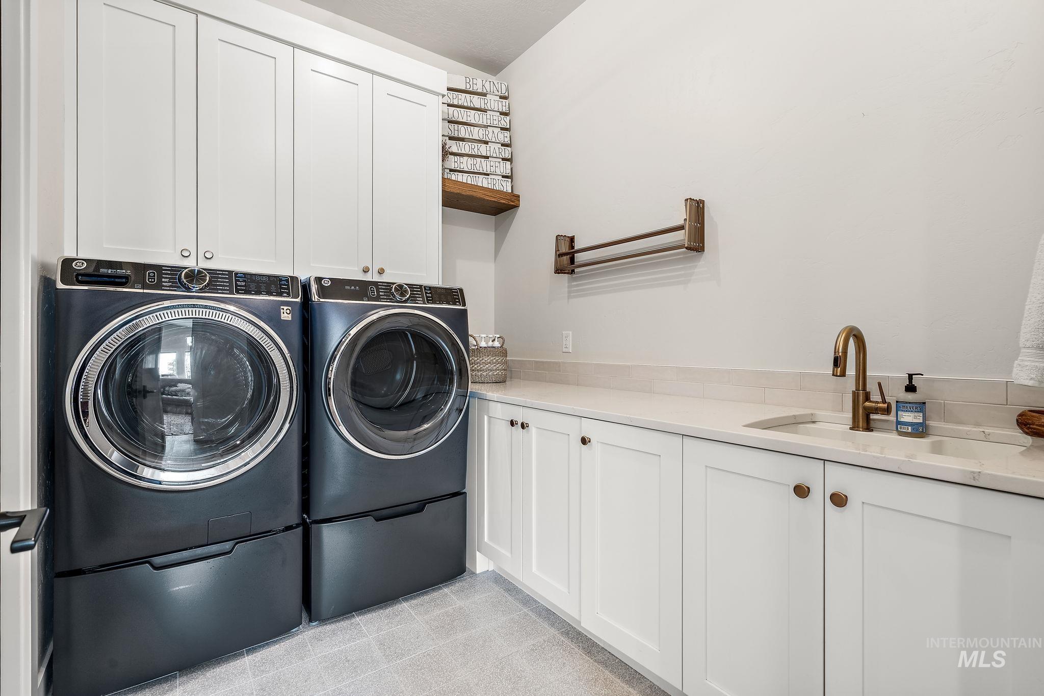 5209 W Strant Steet Property Photo 32