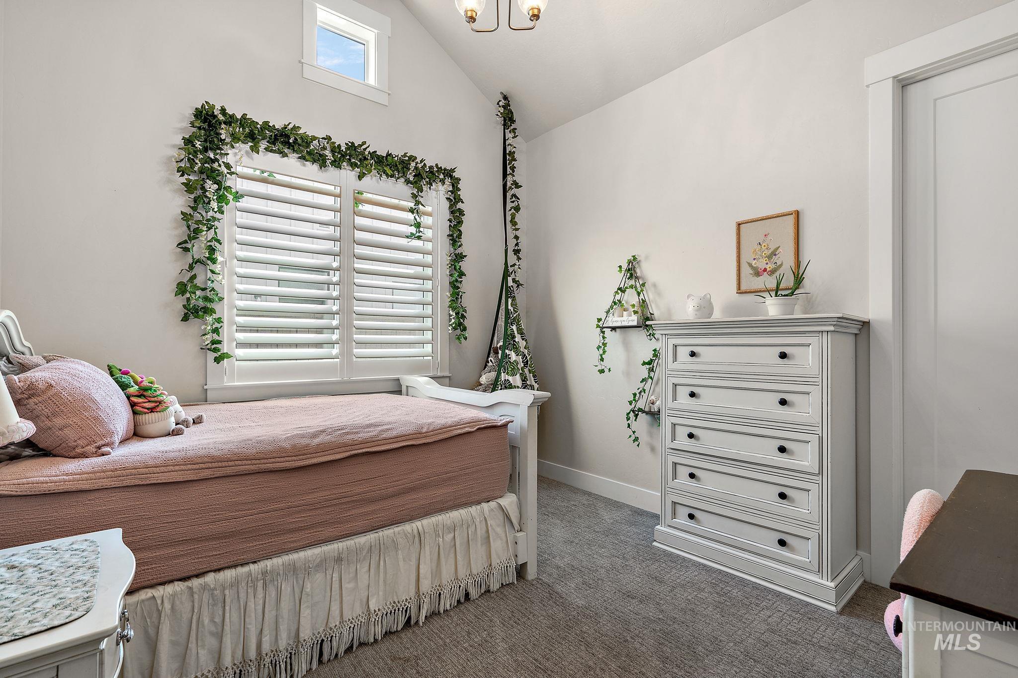 5209 W Strant Steet Property Photo 36