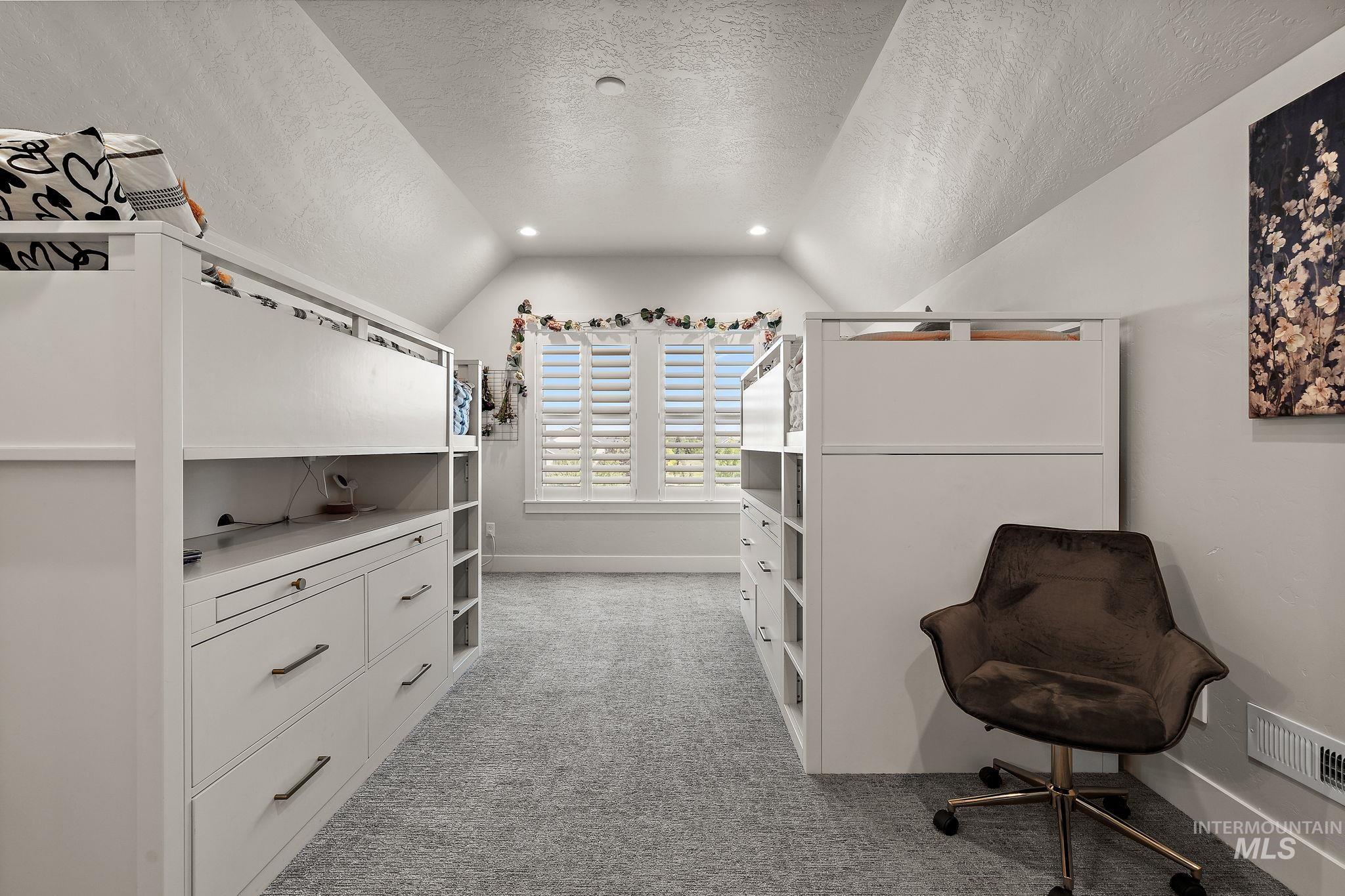 5209 W Strant Steet Property Photo 39