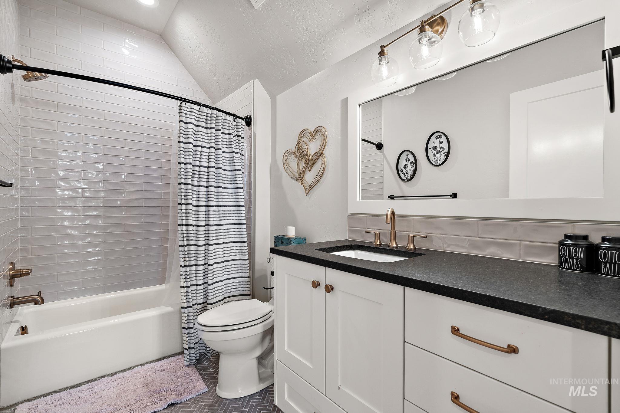 5209 W Strant Steet Property Photo 40