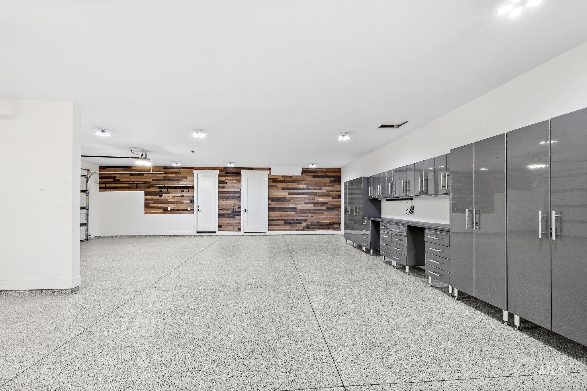 5209 W Strant Steet Property Photo 42