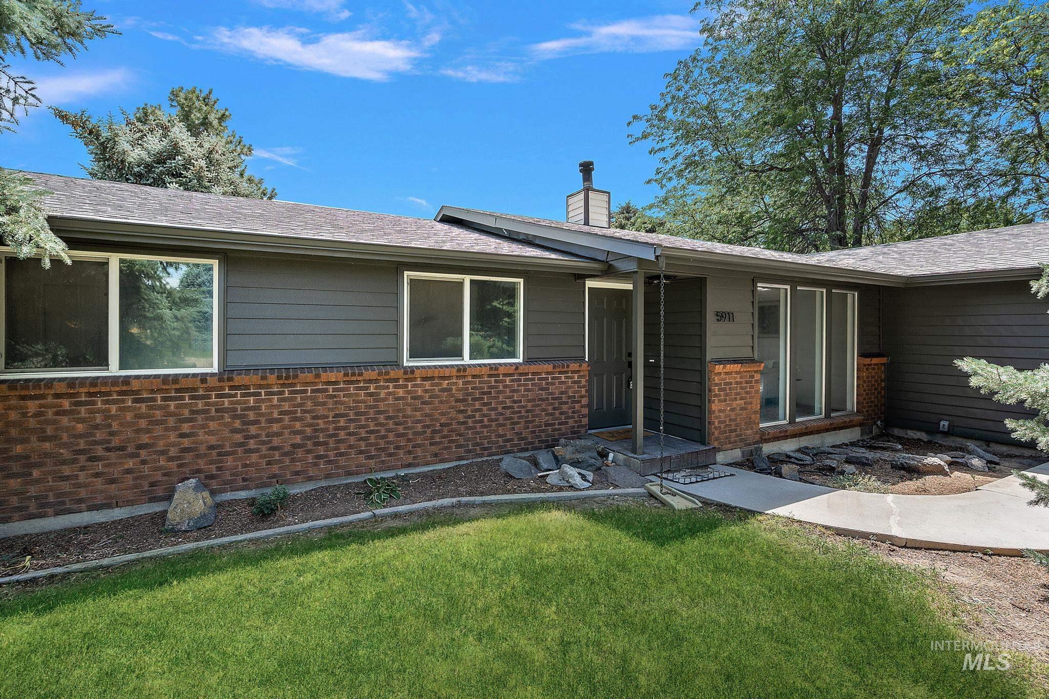 5911 Clark