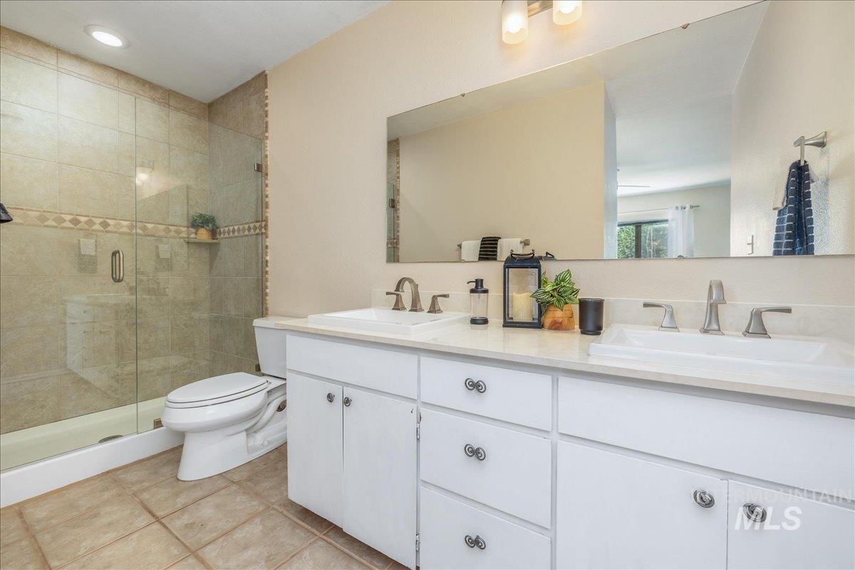 1134 N Camelot Dr Property Photo 32