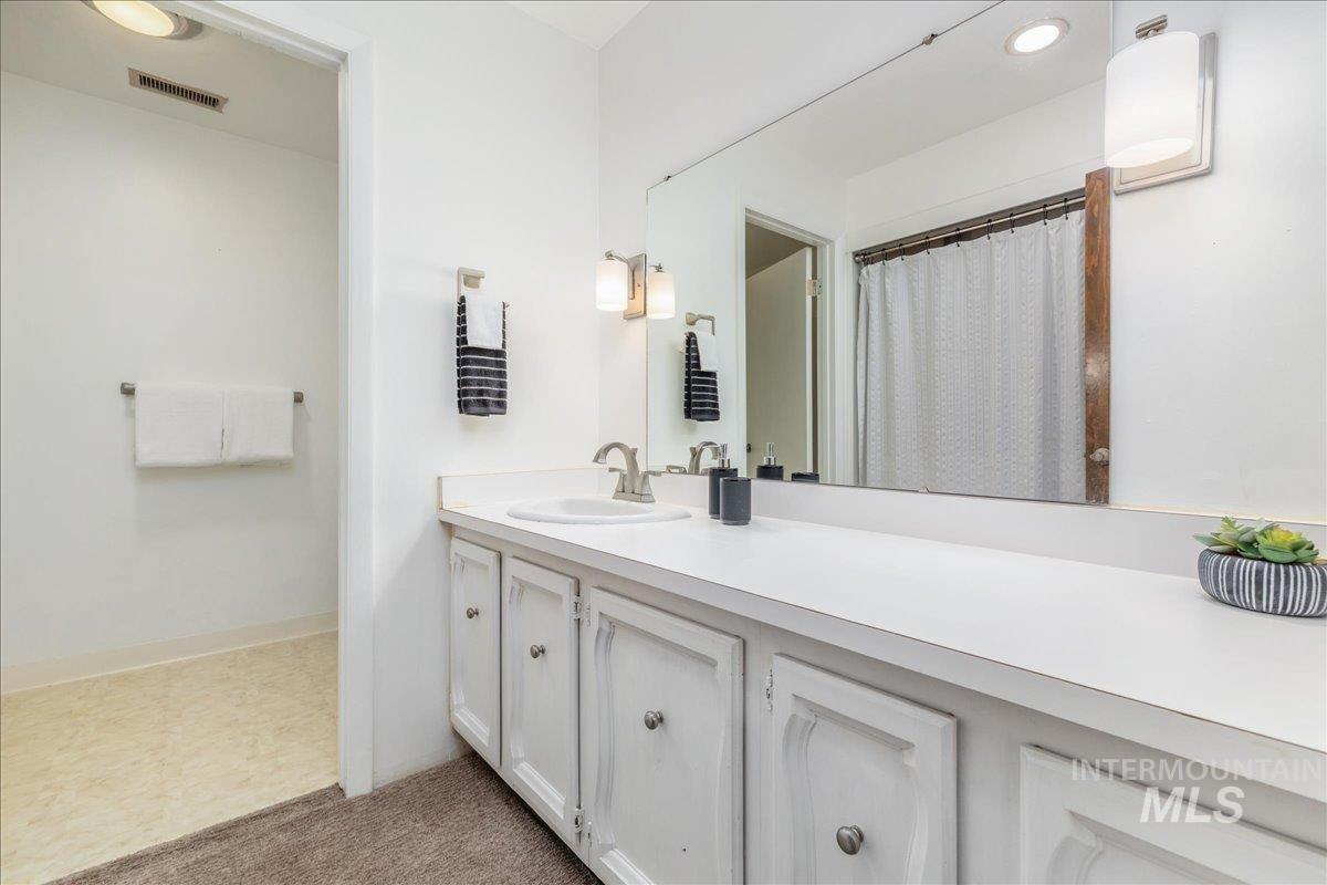 1134 N Camelot Dr Property Photo 36