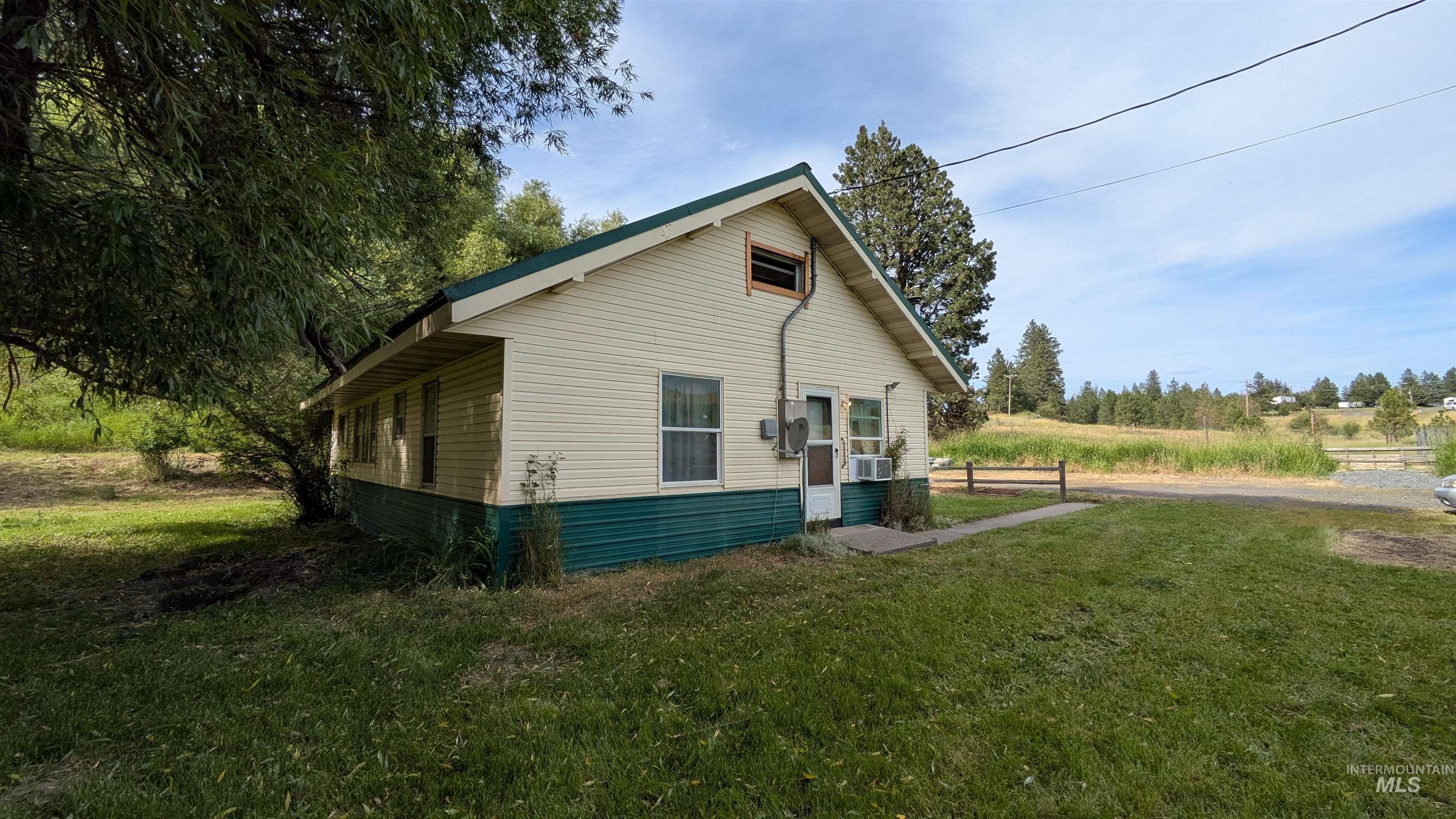 3700 Highway 8 East Property Photo 1