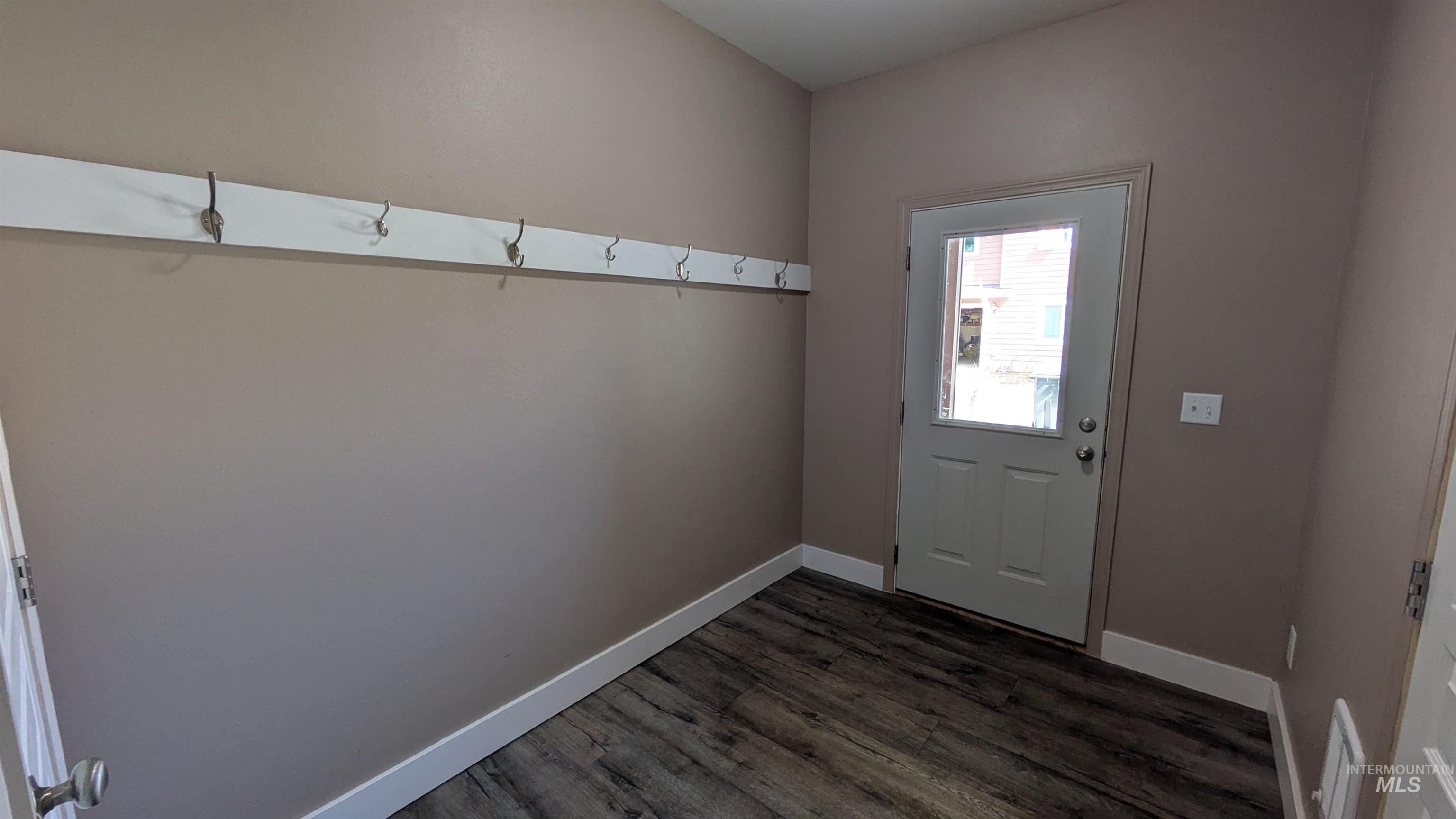 1351 Bristol Rd Property Photo 4