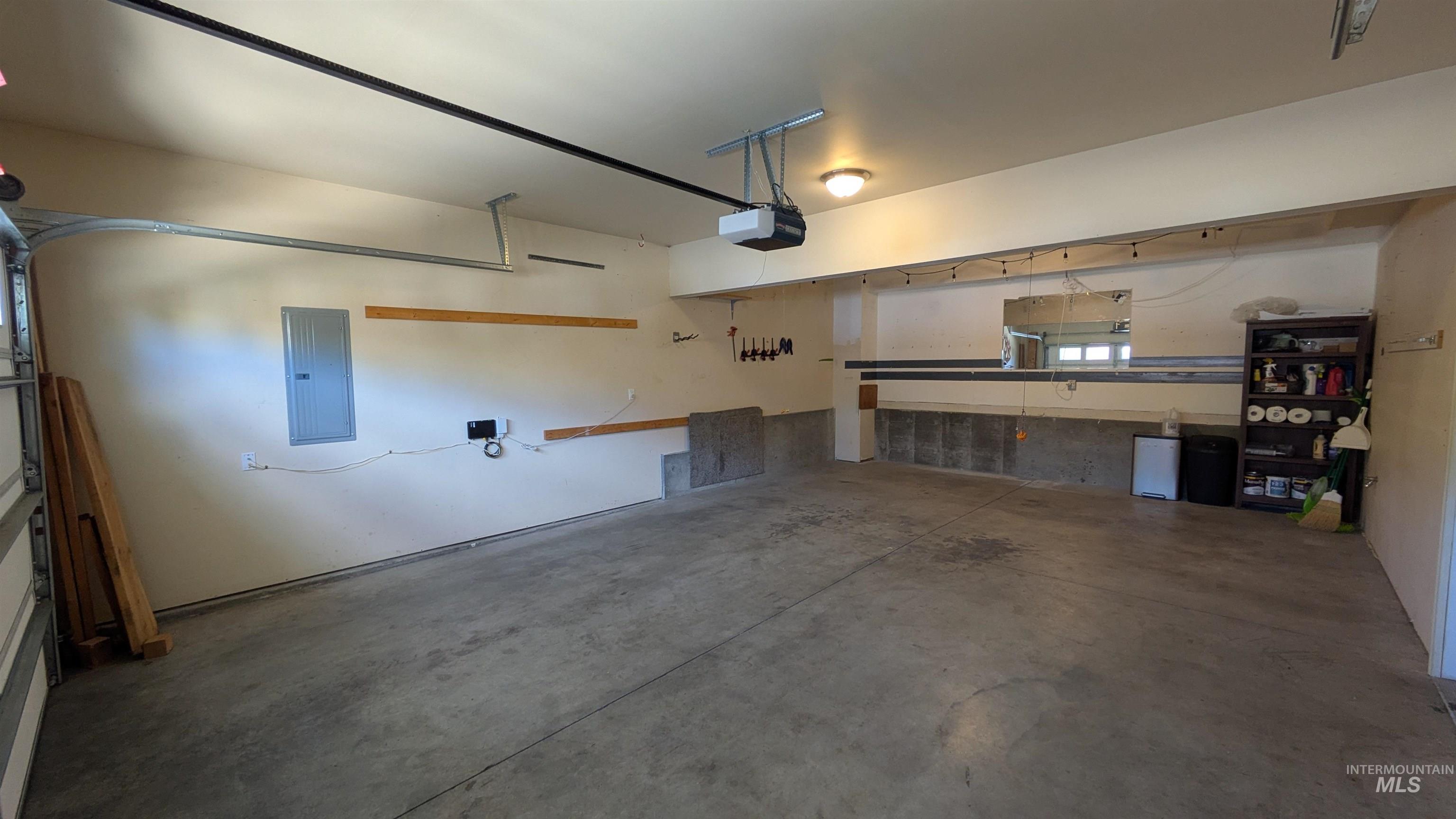 1351 Bristol Rd Property Photo 5