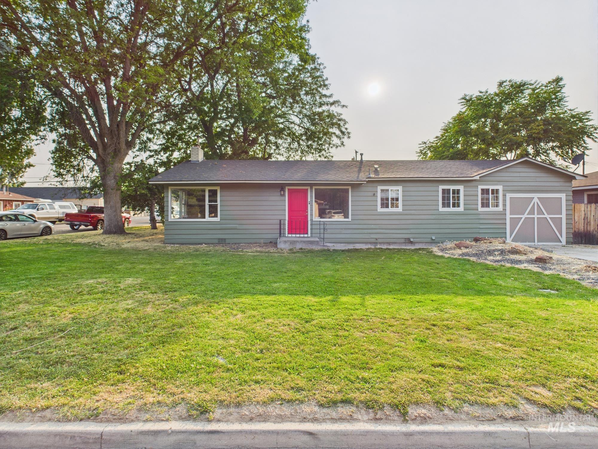 2624 Iowa Ave Property Photo 1
