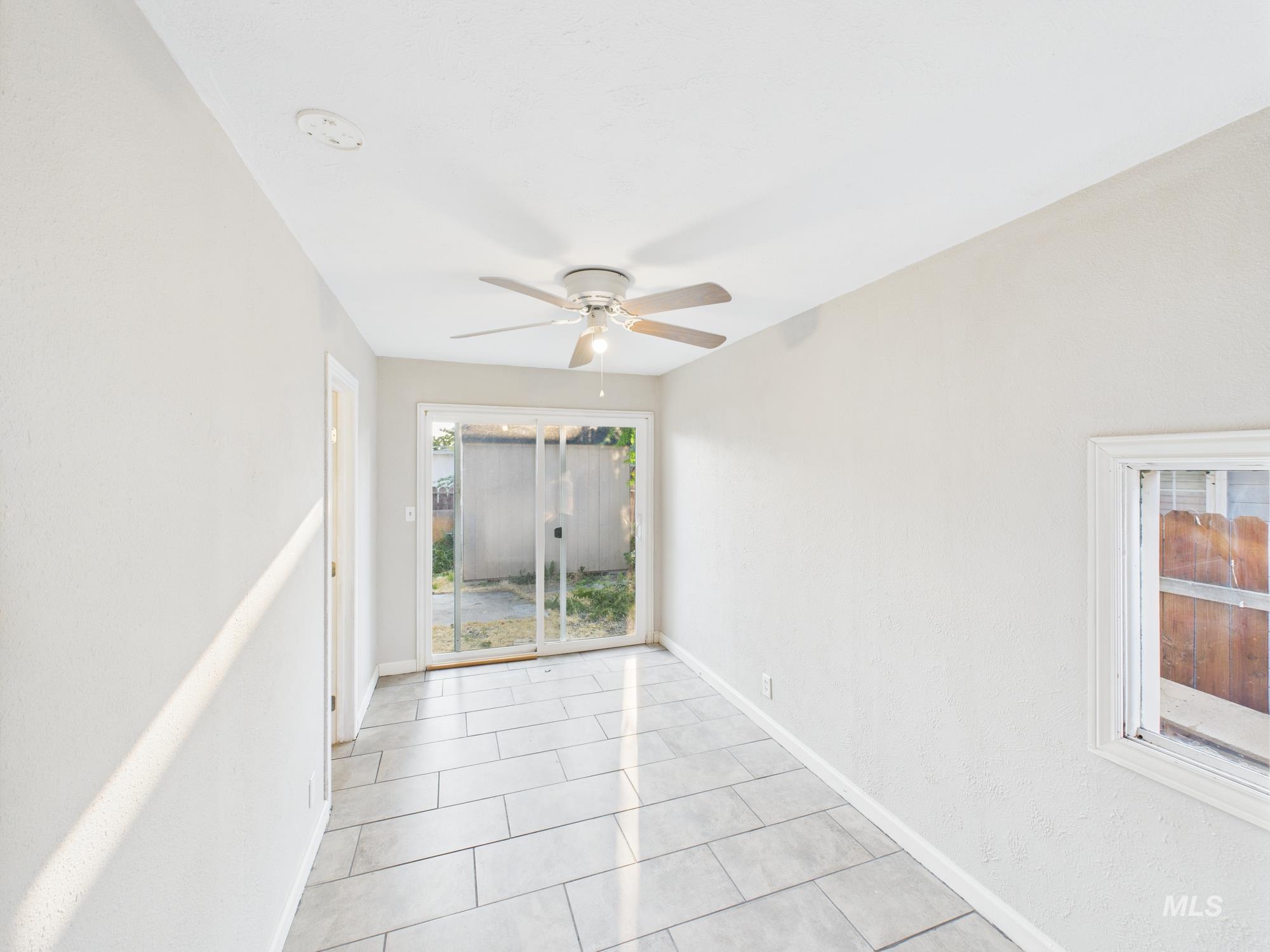 2624 Iowa Ave Property Photo 12