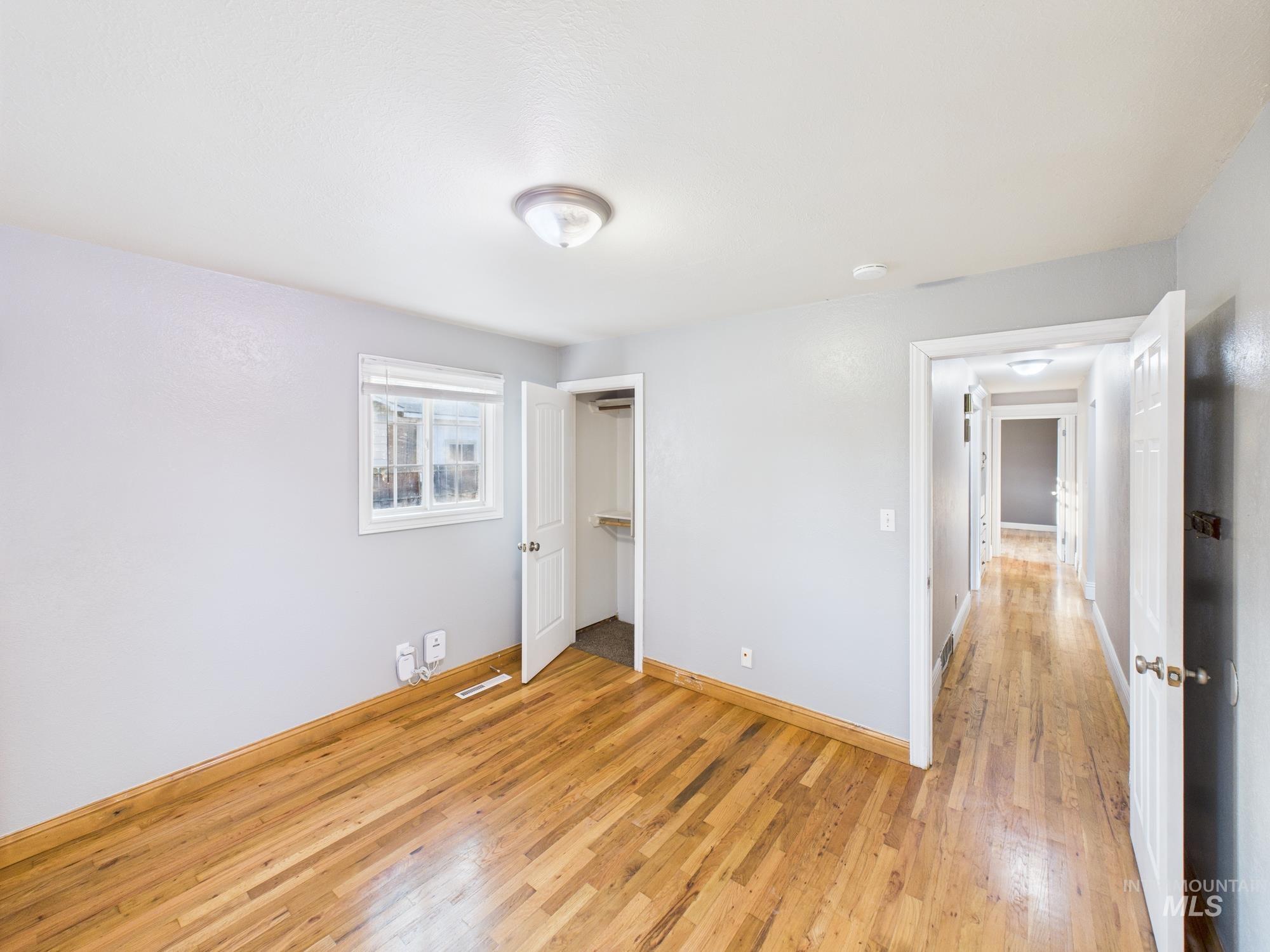 2624 Iowa Ave Property Photo 18