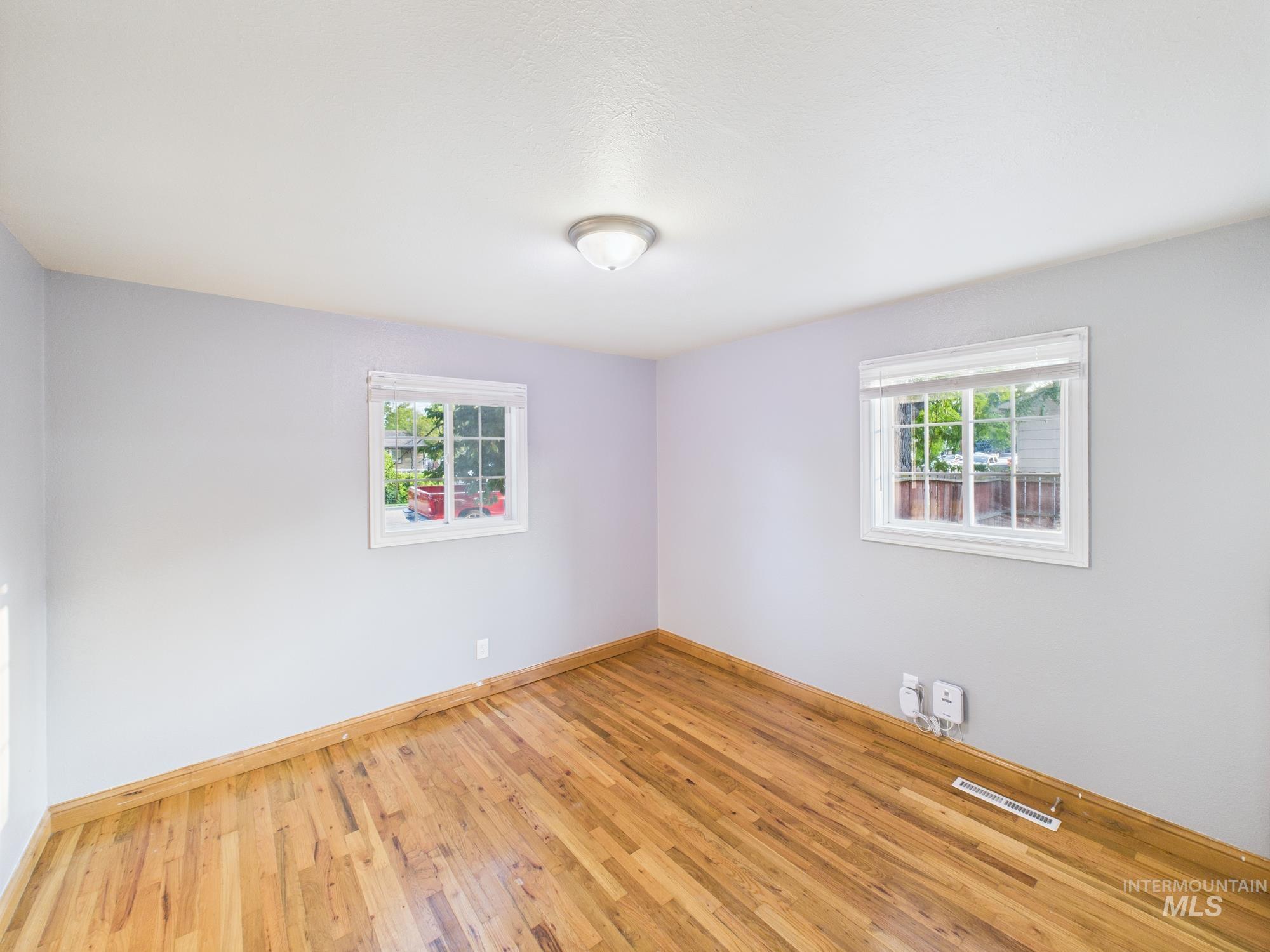 2624 Iowa Ave Property Photo 19